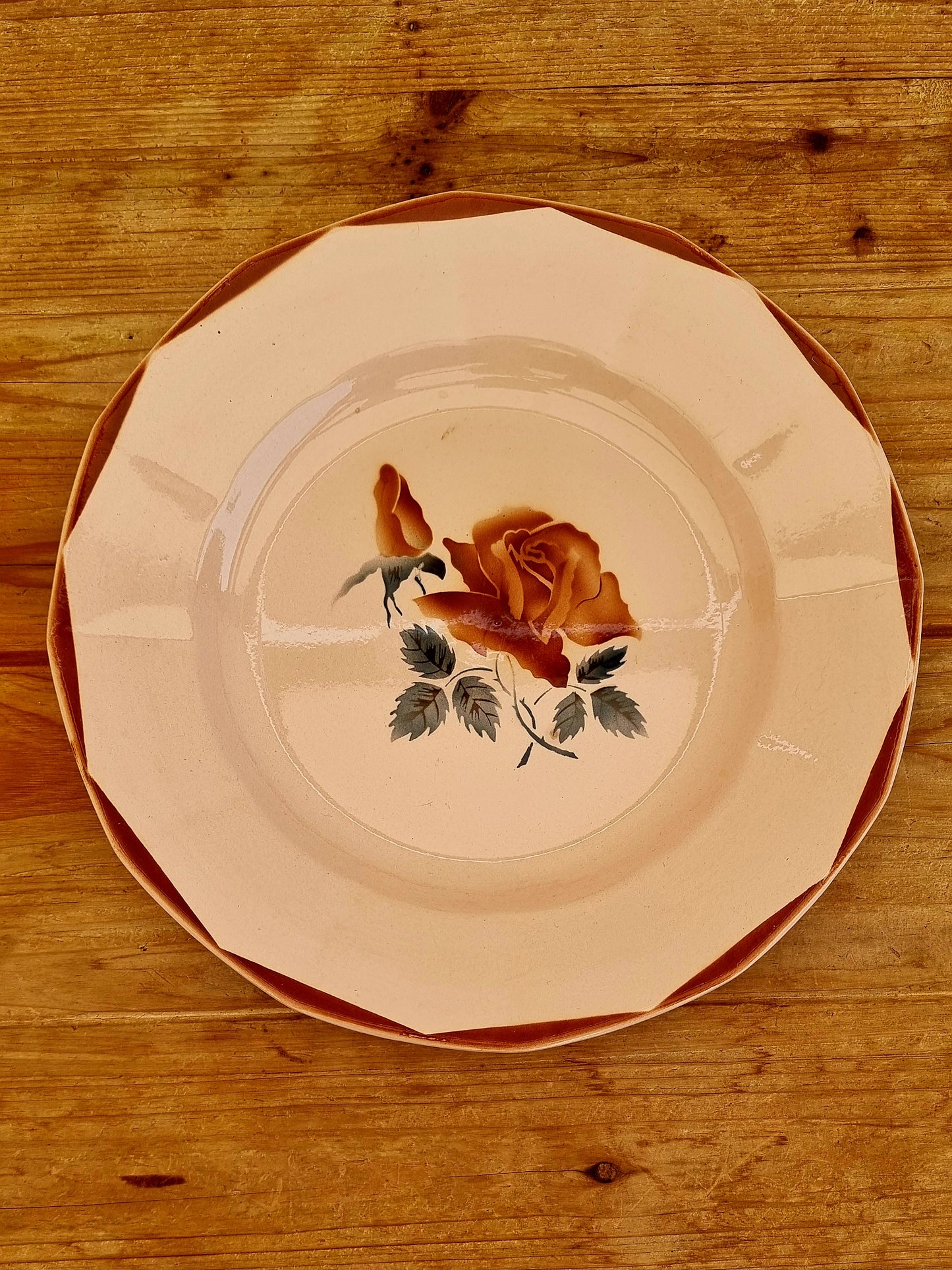 Grande assiette de service Digoin Sarreguemines 9181 rose poudré fleurs les kitscheries brocante en ligne céramique