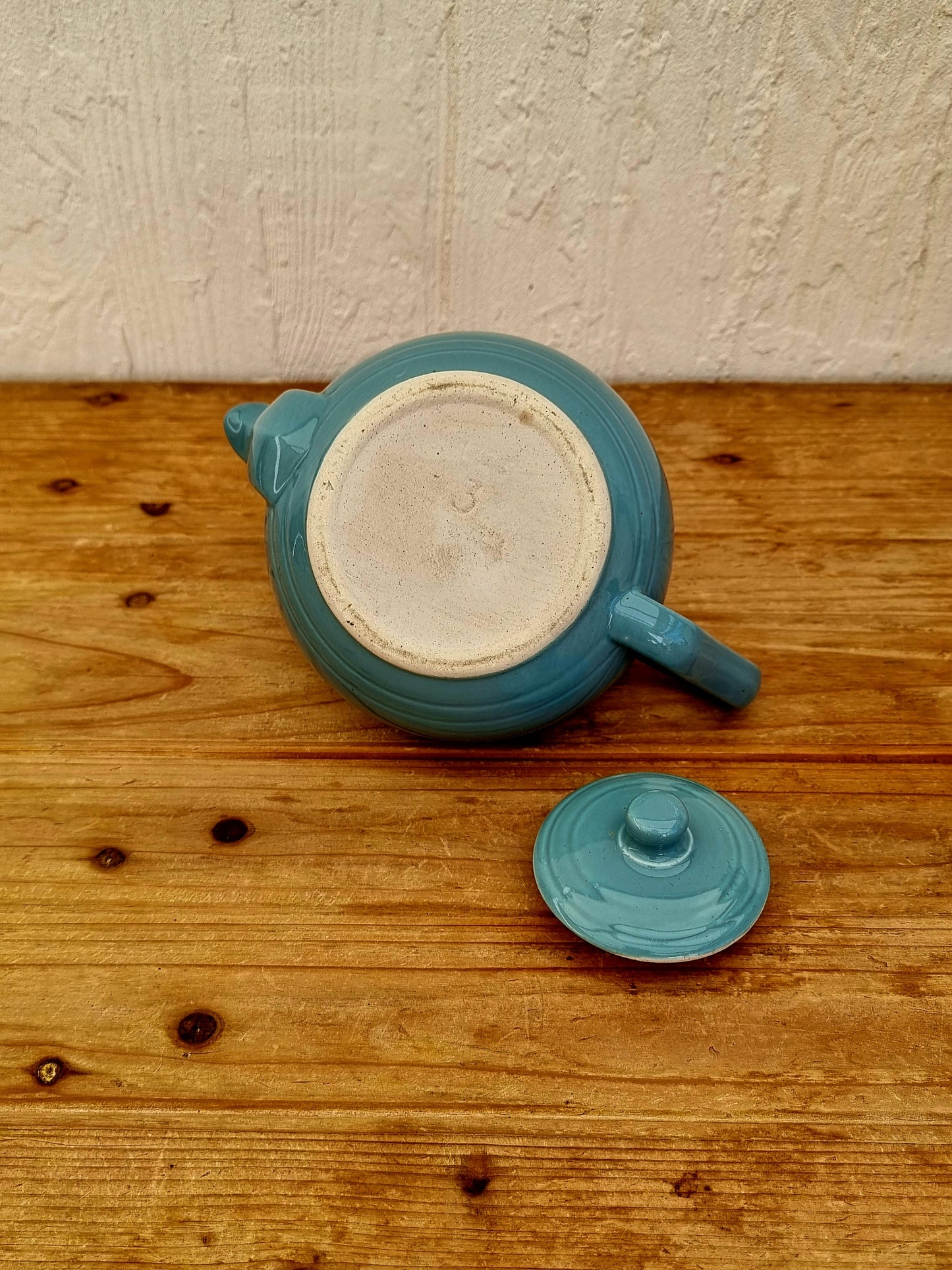 Théière en céramique bleue 60's les kitscheries brocante en ligne