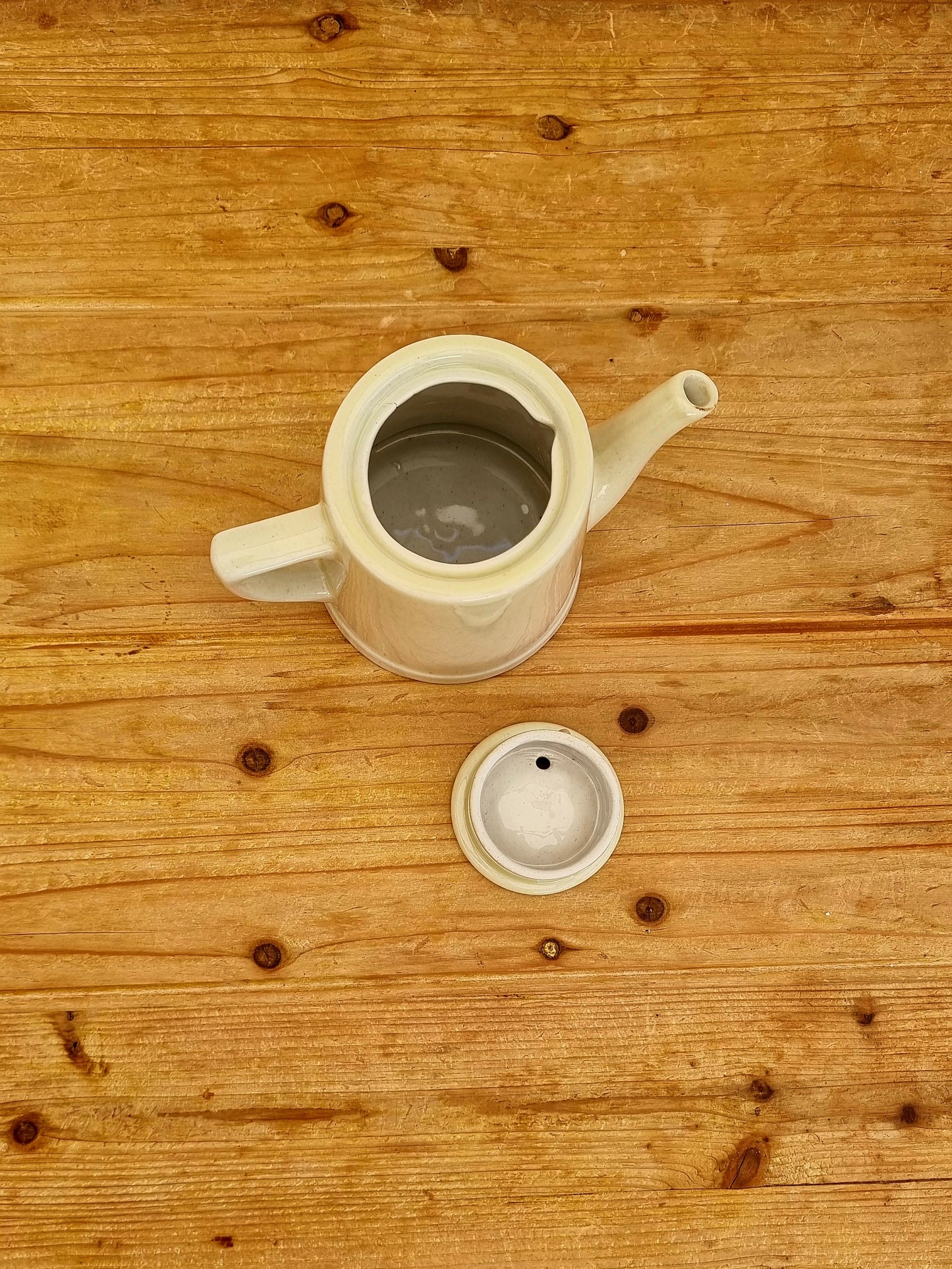 Théière jaune pastel vintage céramique les kitscheries brocante en ligne
