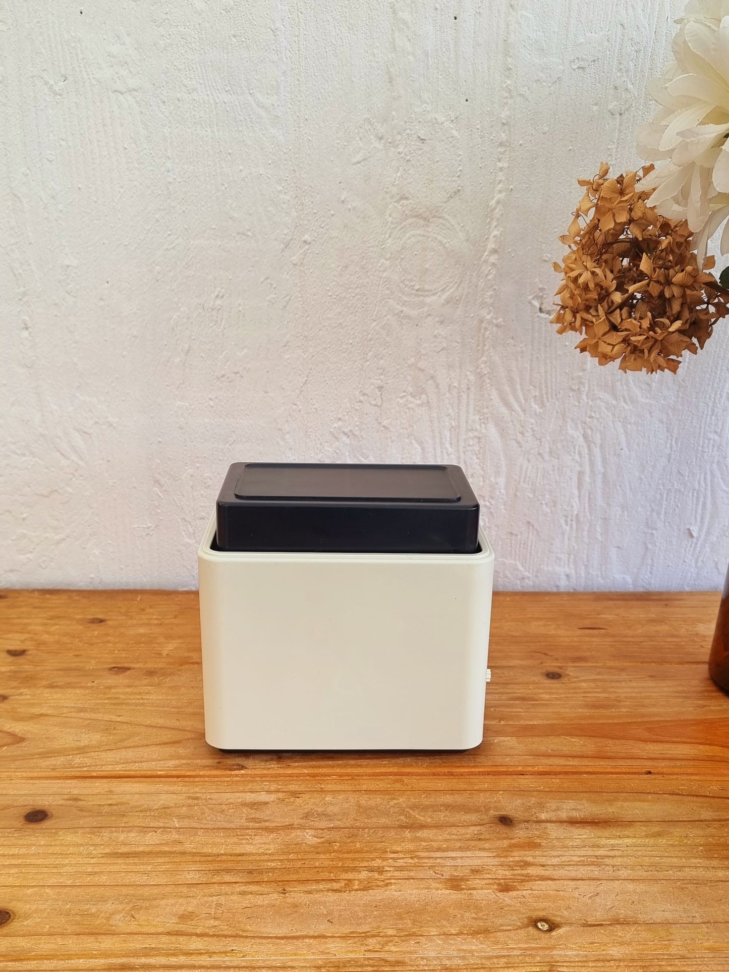 Balance Testut 3kg vintage rouge les kitscheries brocante en ligne
