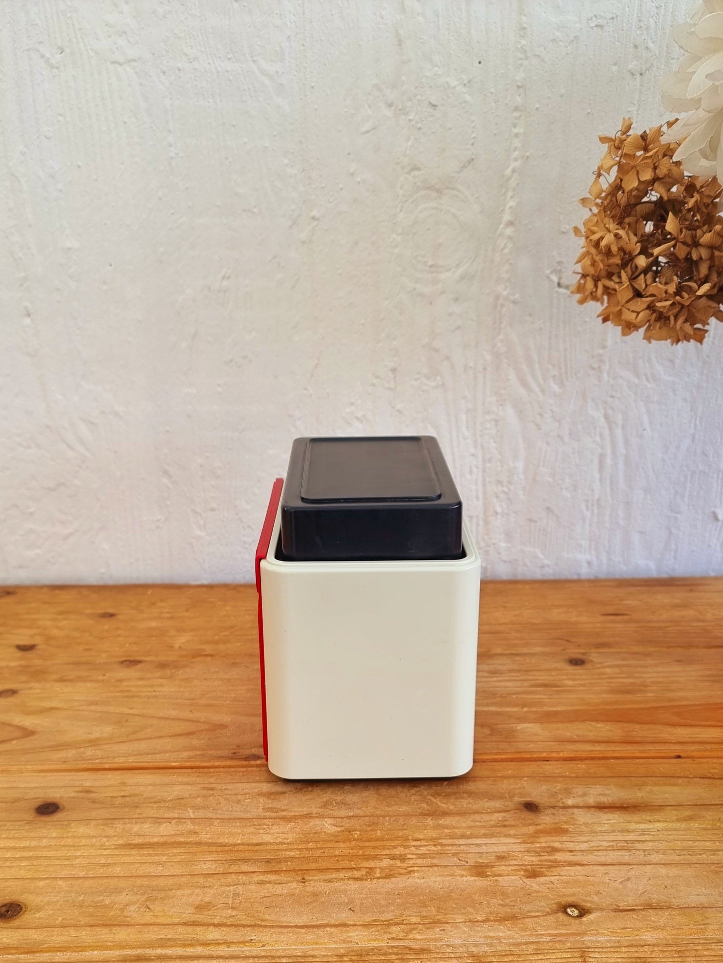 Balance Testut 3kg vintage rouge les kitscheries brocante en ligne