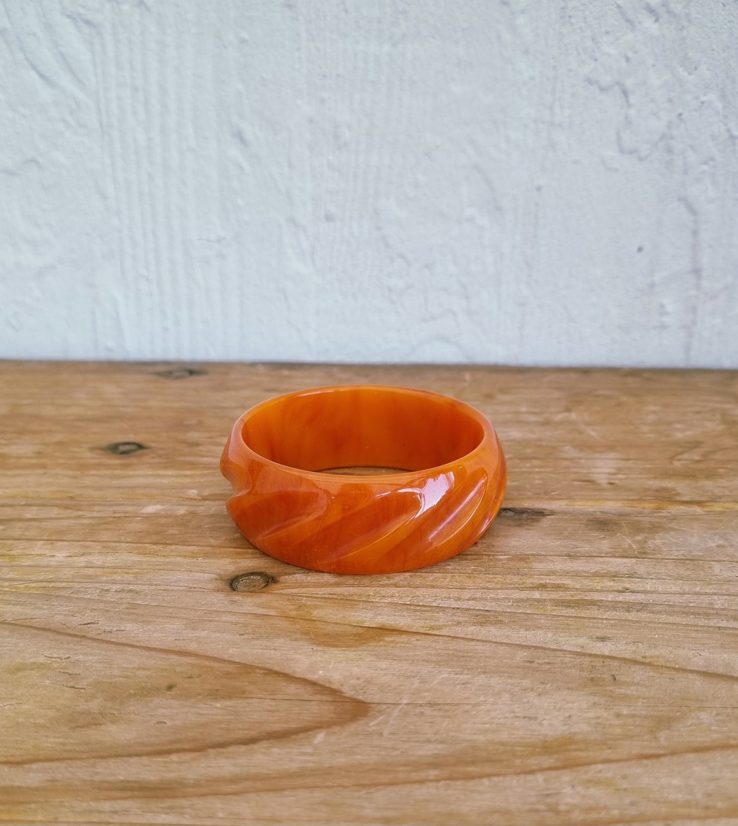 Bracelet orange marbré rétro les kitscheries brocante en ligne années 70
