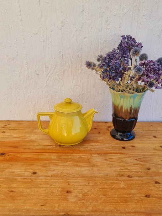 Cafetière en céramique jaune vintage les kitscheries brocante en ligne