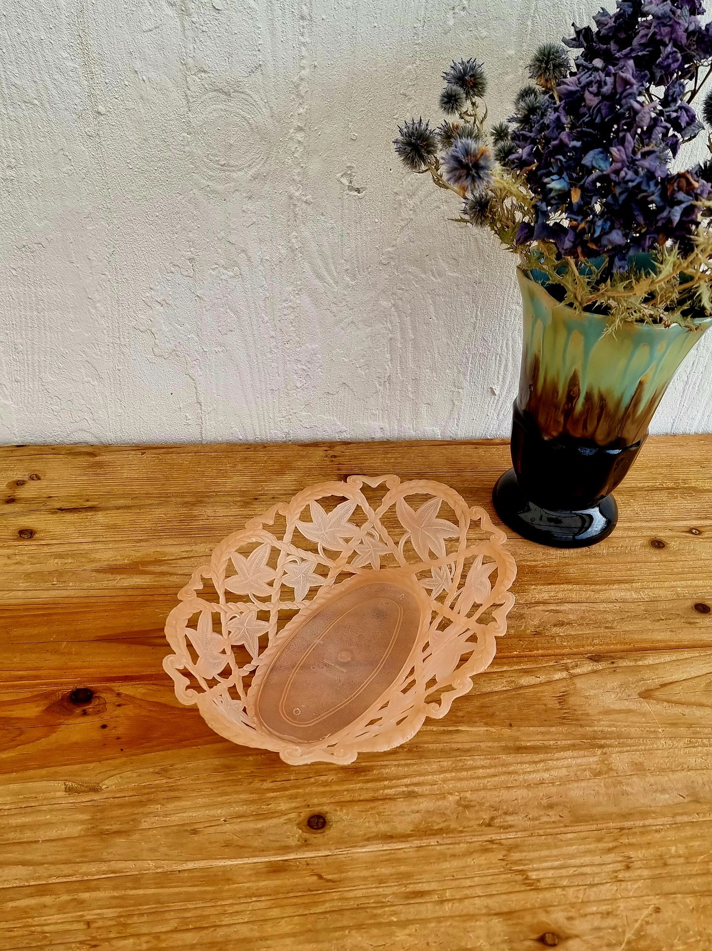 Corbeille à fruits ou à pain en plastique rose vintage les kitscheries brocante en ligne