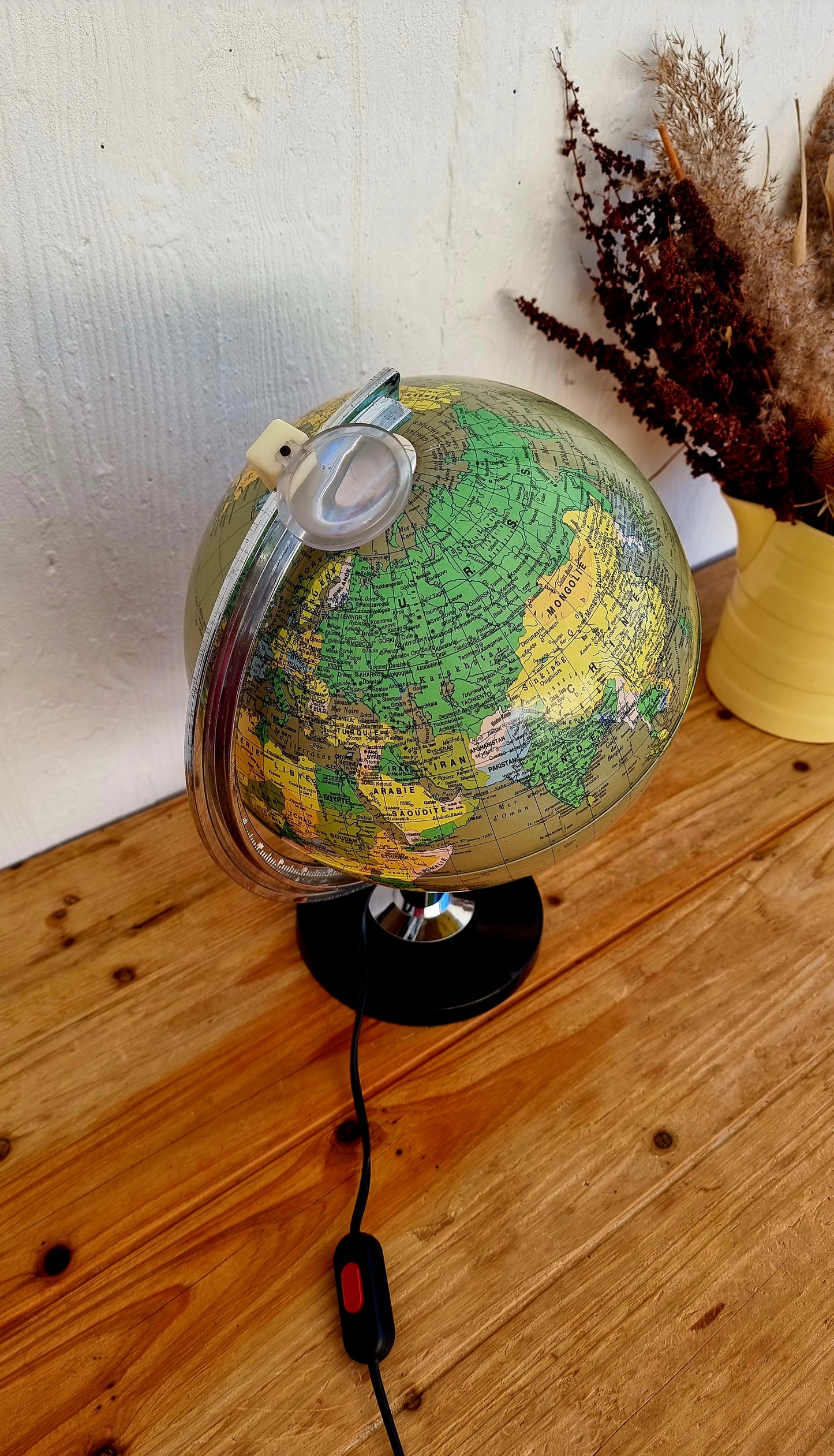 Ancien globe terrestre lumineux Tecnodidattica ligure modèle NPA 25 DL brocante en ligne les kitscheries