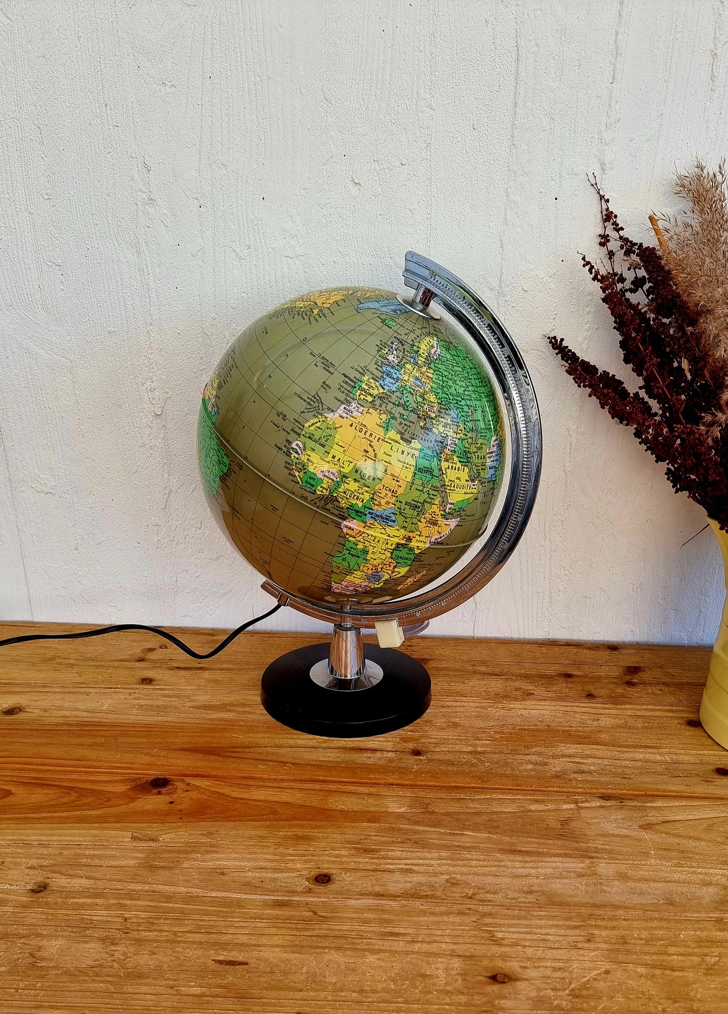 Ancien globe terrestre lumineux Tecnodidattica ligure modèle NPA 25 DL brocante en ligne les kitscheries
