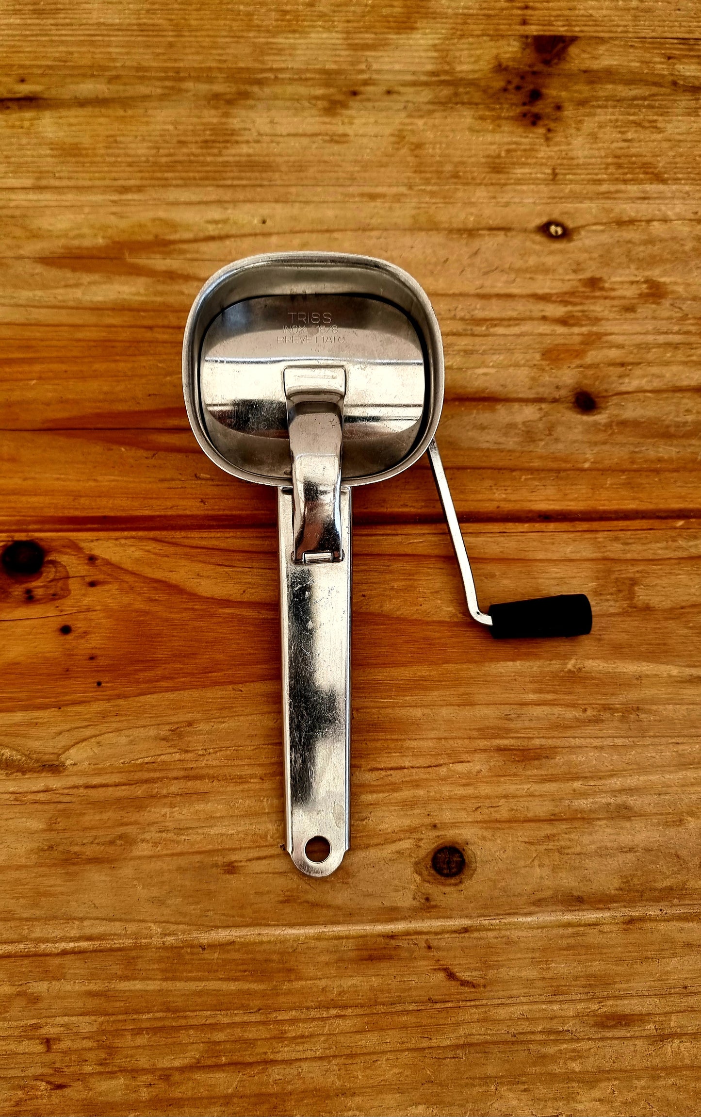 Hachoir manuel Triss vintage les kitscheries brocante en ligne inox persil ail
