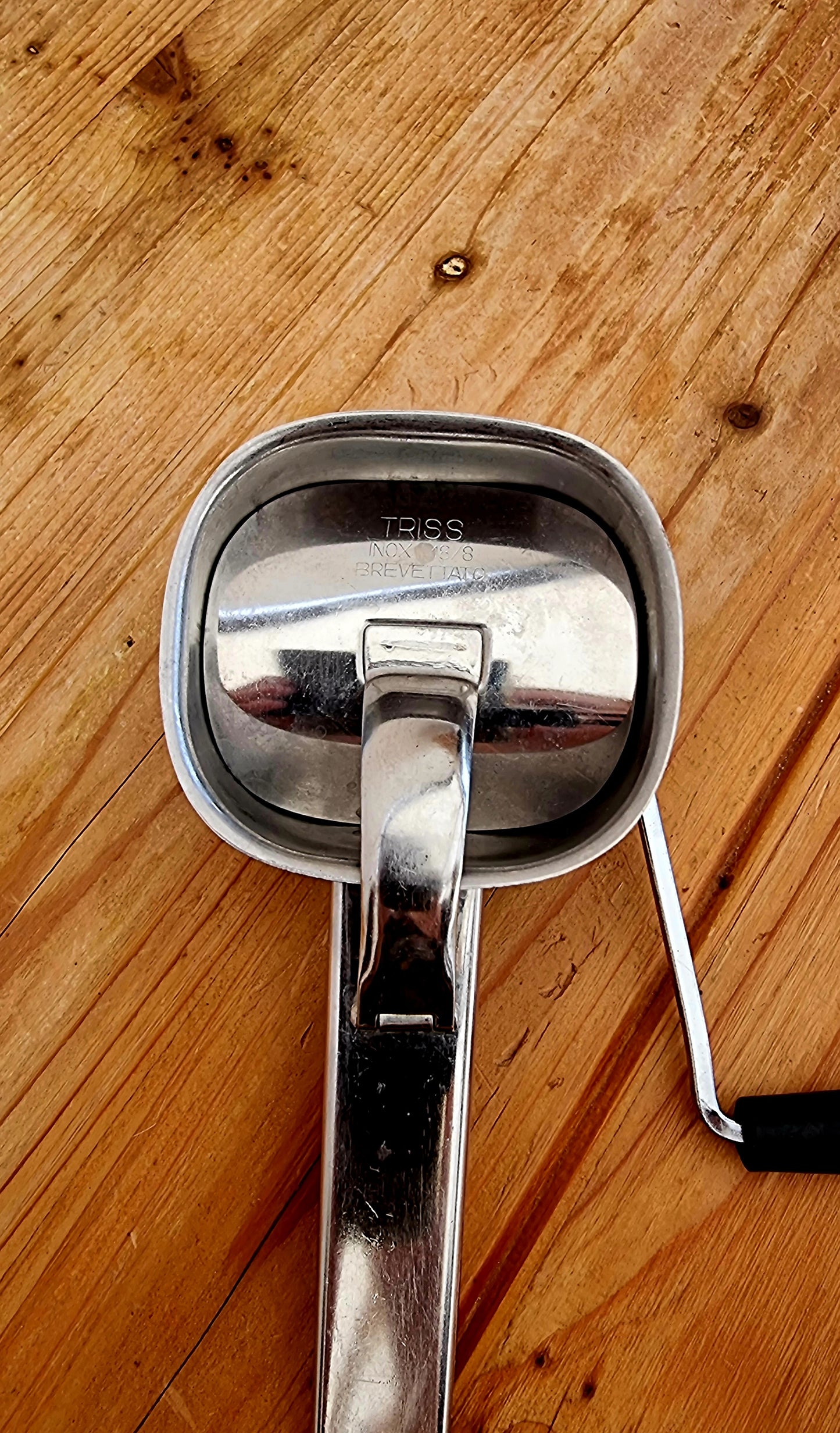Hachoir manuel Triss vintage les kitscheries brocante en ligne inox persil ail