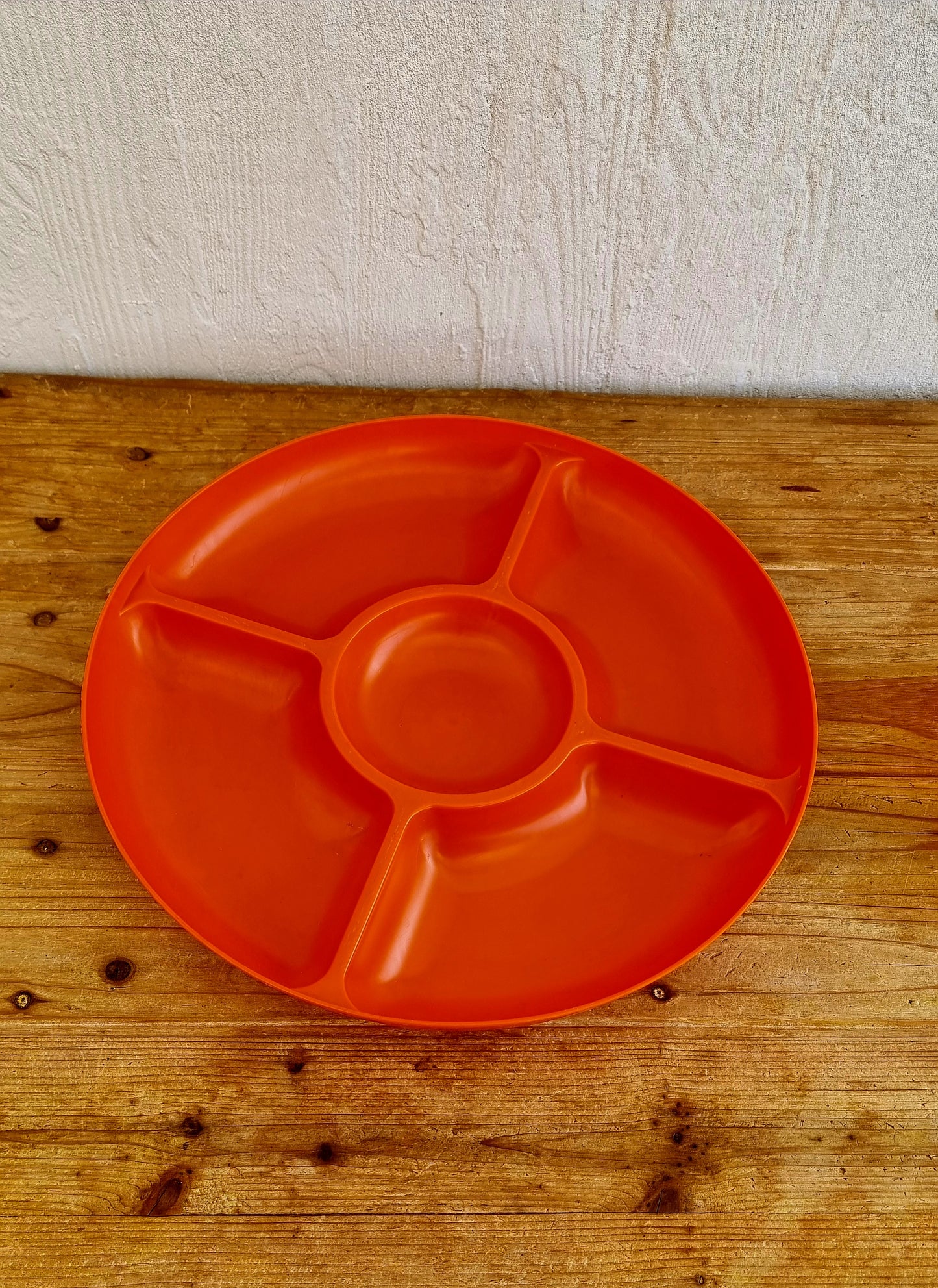 Plateau apéritif en plastique orange vintage les kitscheries brocante en ligne