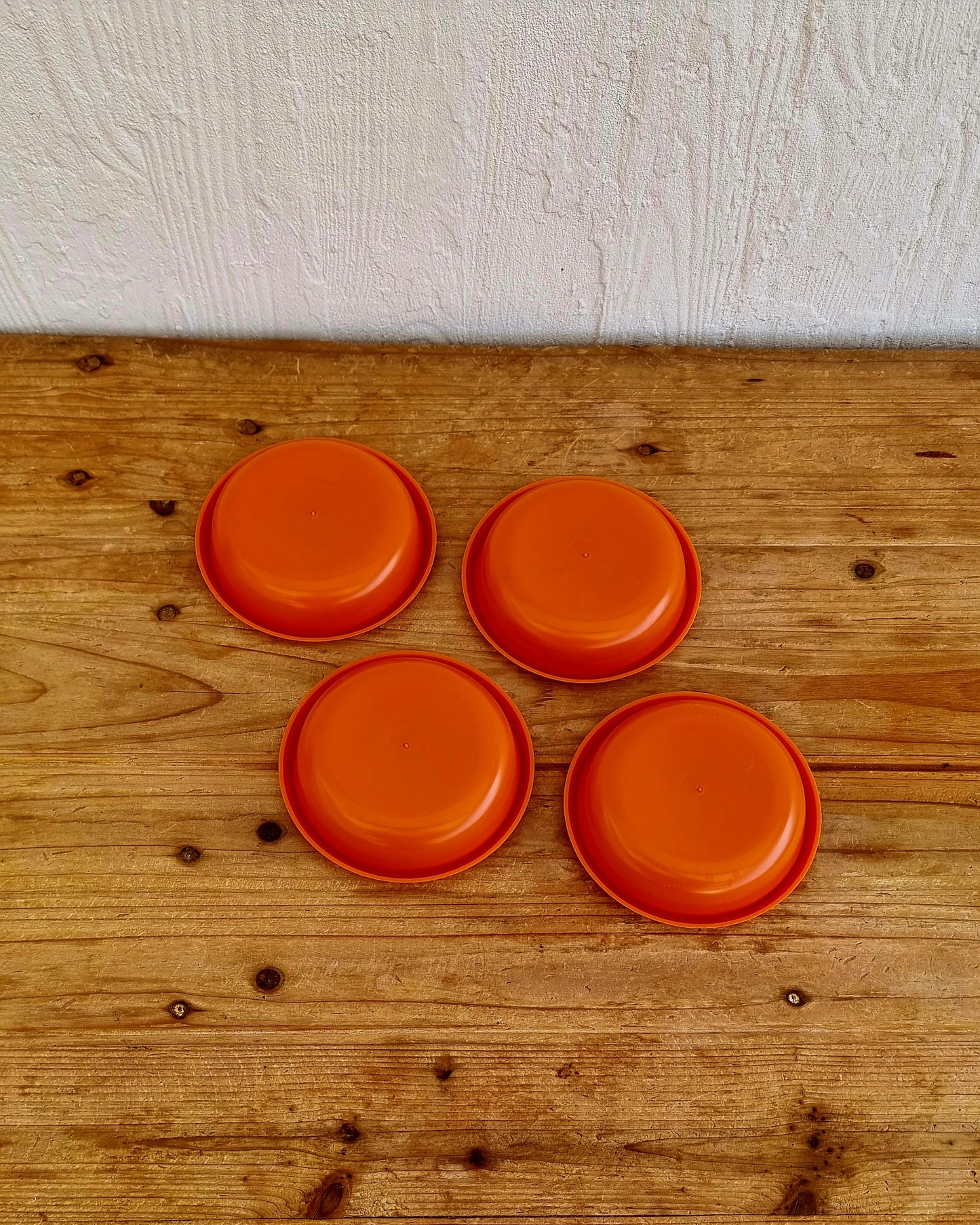 Plateau apéritif en plastique orange vintage les kitscheries brocante en ligne