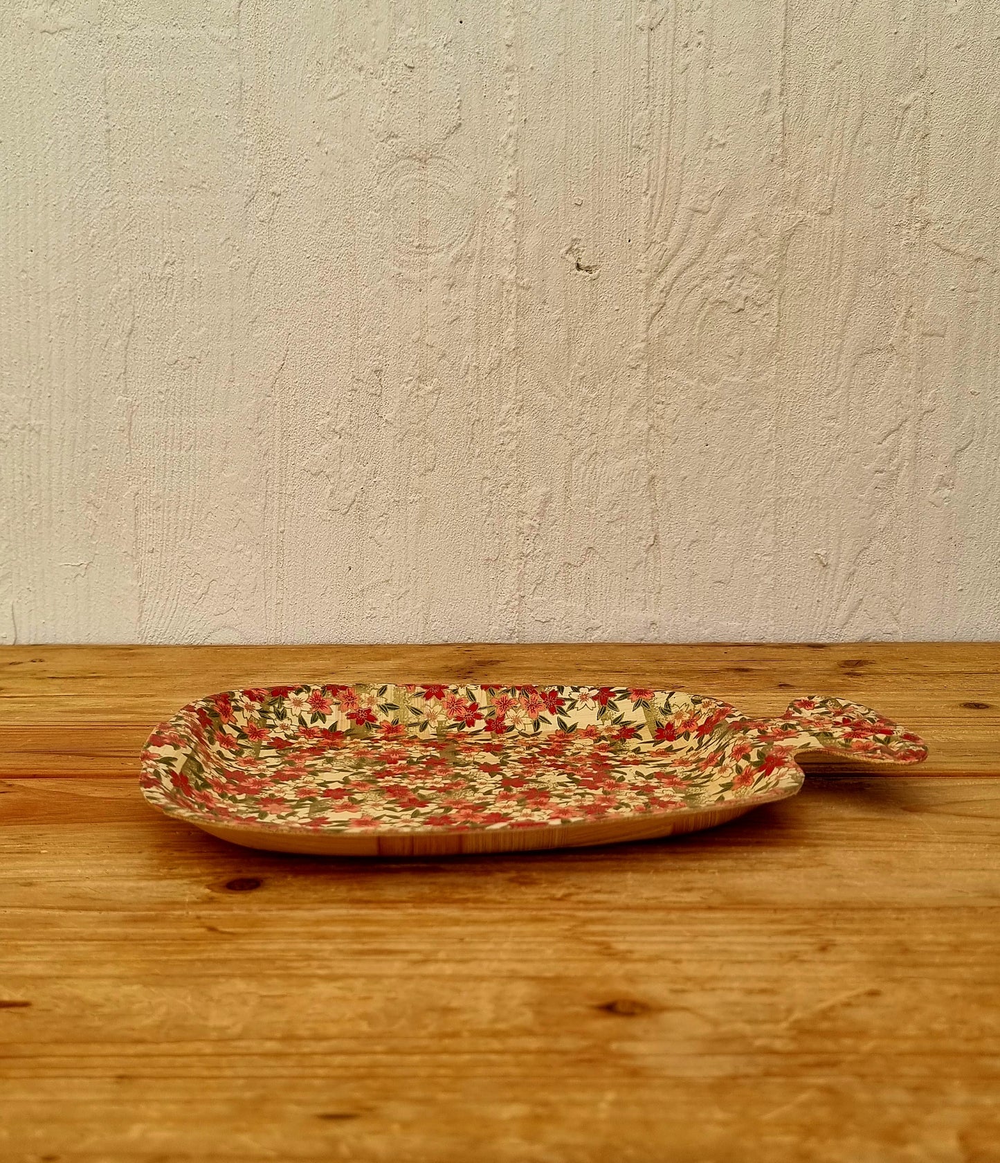Plat en bambou motifs fleurs vintage les kitscheries brocante en ligne