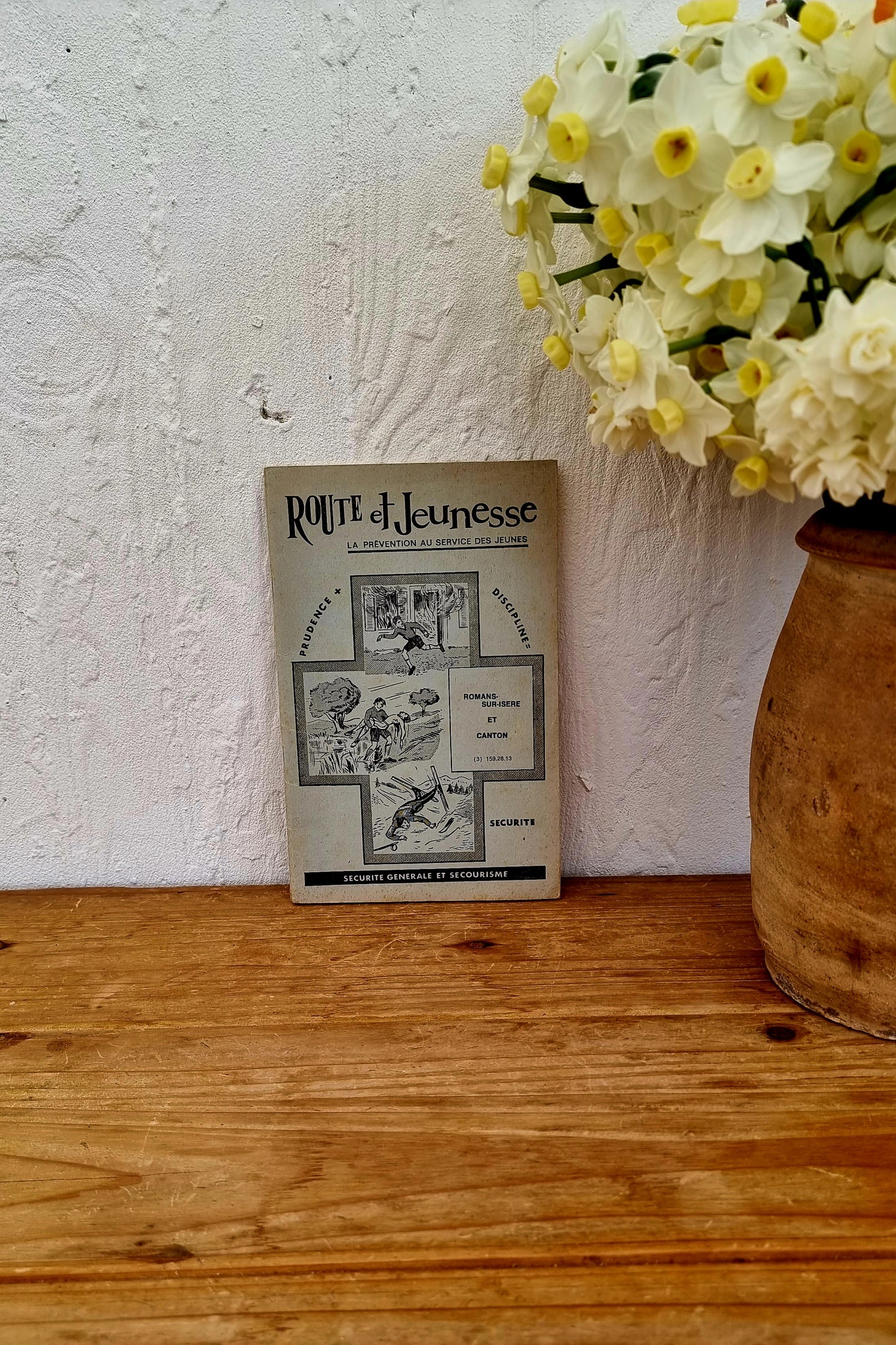 Livre " Route et jeunesse", la prévention au service des jeunes - sécurité générale et secourisme - 3ème partie.