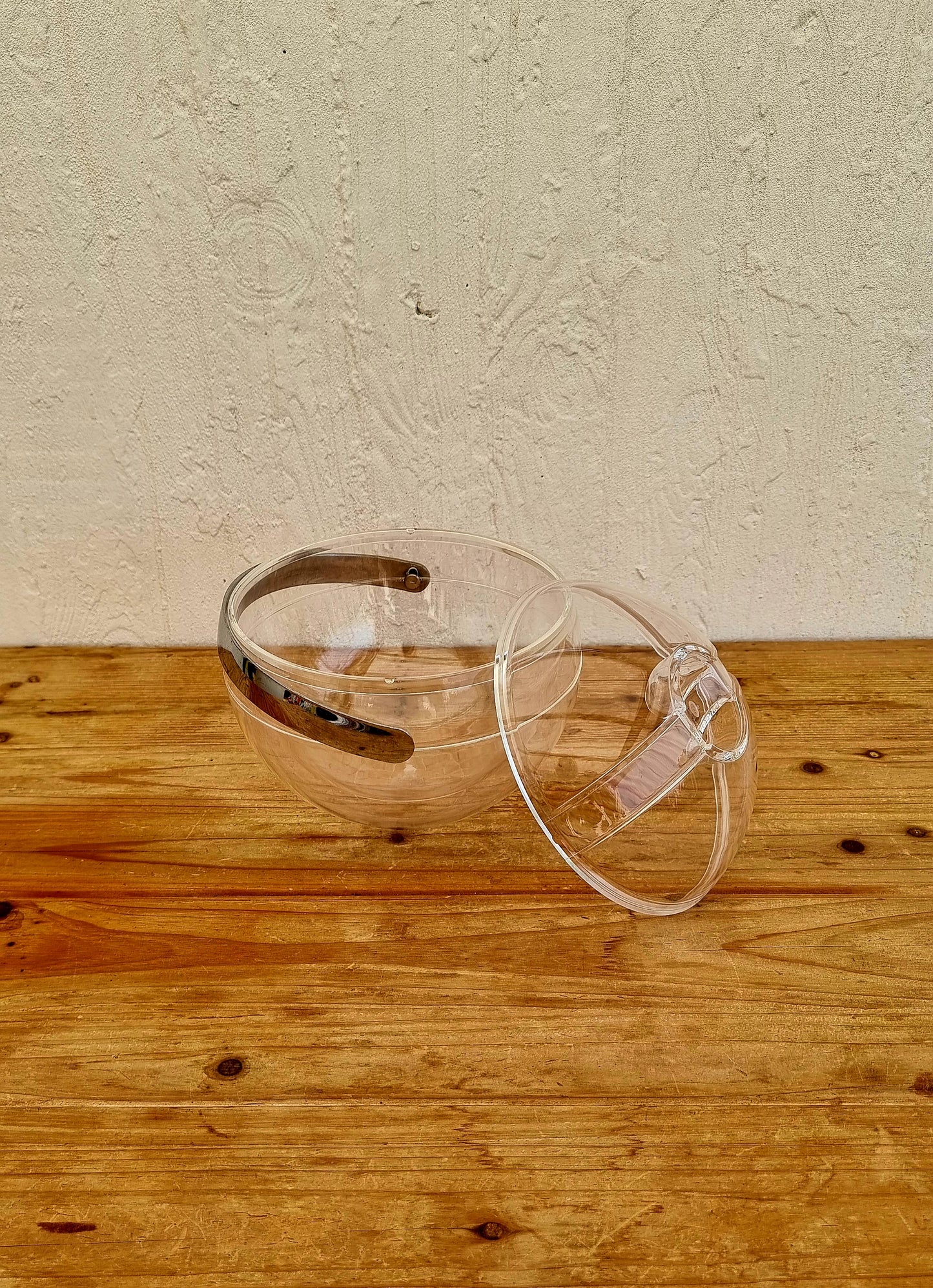 Seau à glaçons Guzzini des années 70 rond transparent les kitscheries brocante en ligne