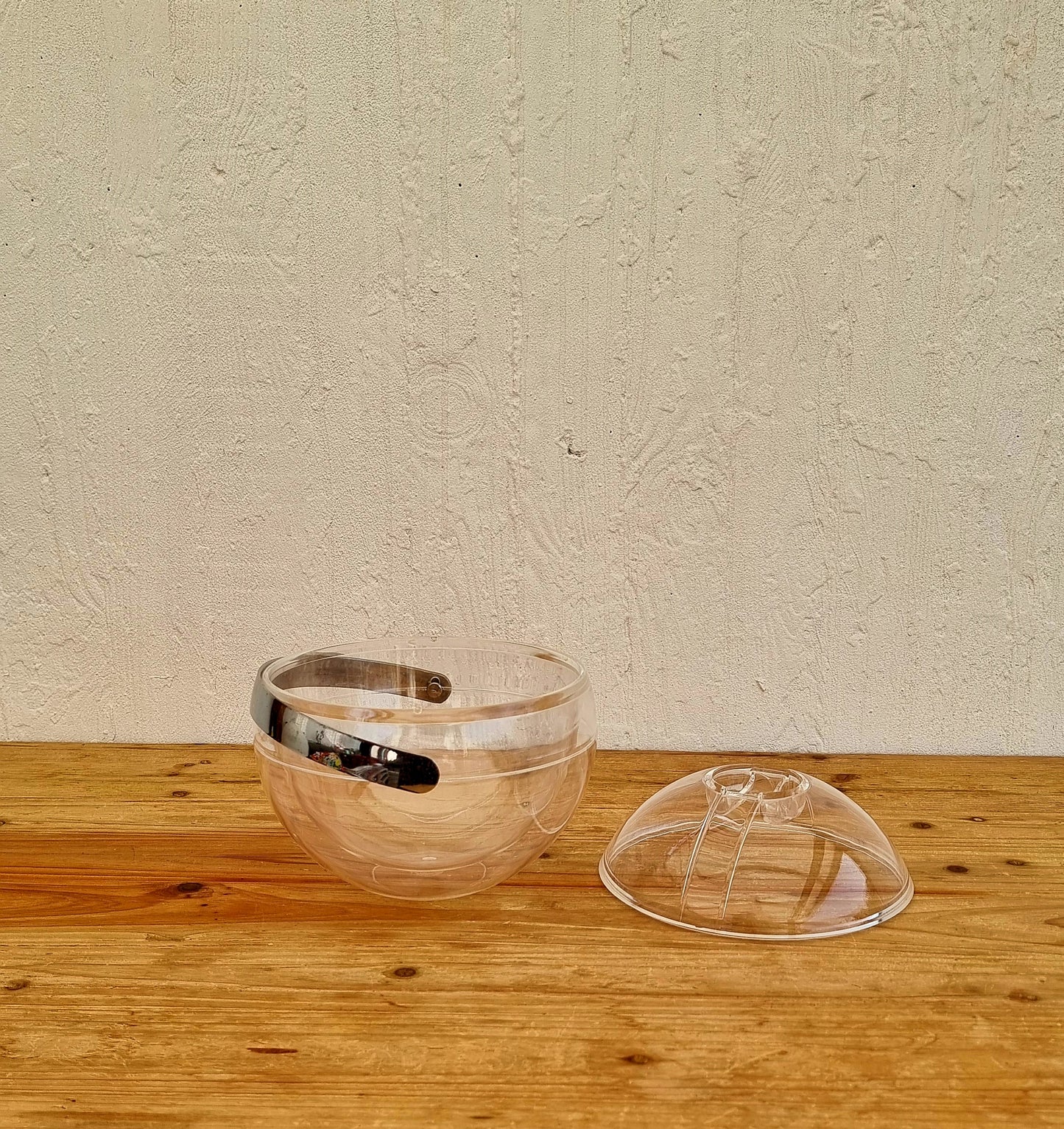 Seau à glaçons Guzzini des années 70 rond transparent les kitscheries brocante en ligne