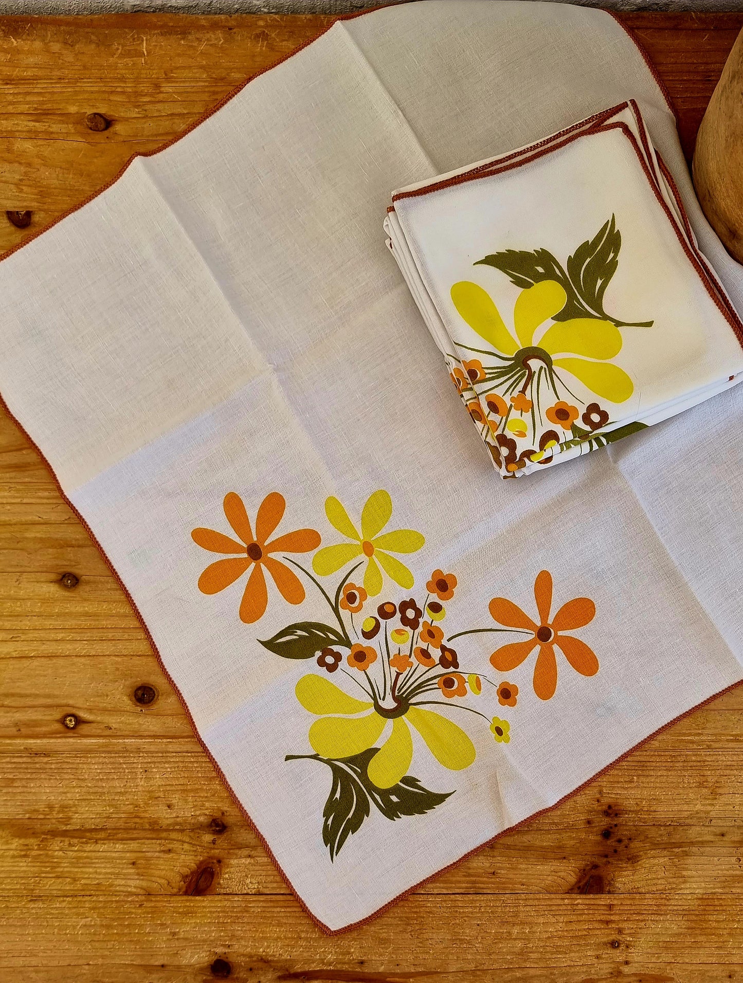 Lot de 8 serviettes de table des années 70 les kitscheries