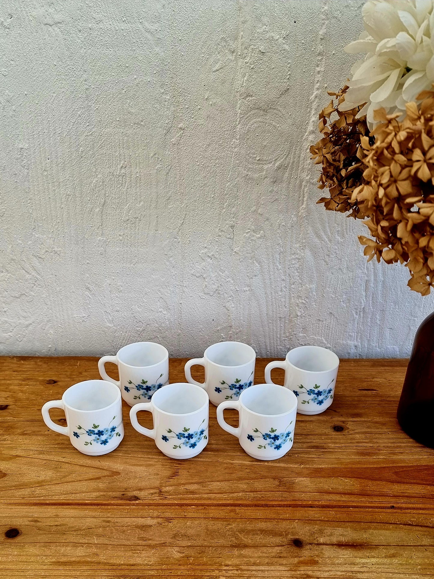 Lot de 6 tasses Arcopal modèle Myosotis les kitscheries brocante en ligne
