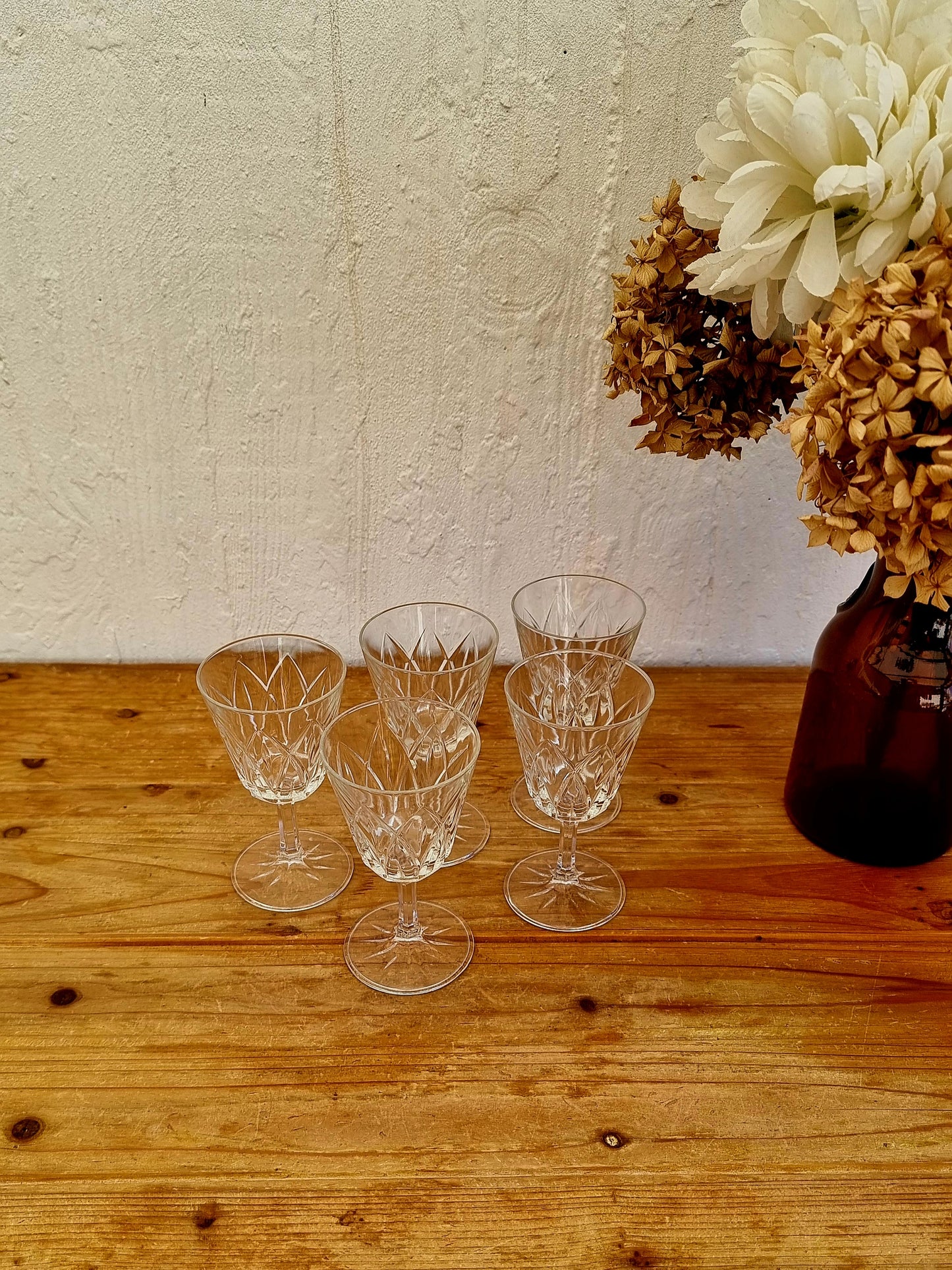 verres à vin vintage verre taillé brocante table décoration