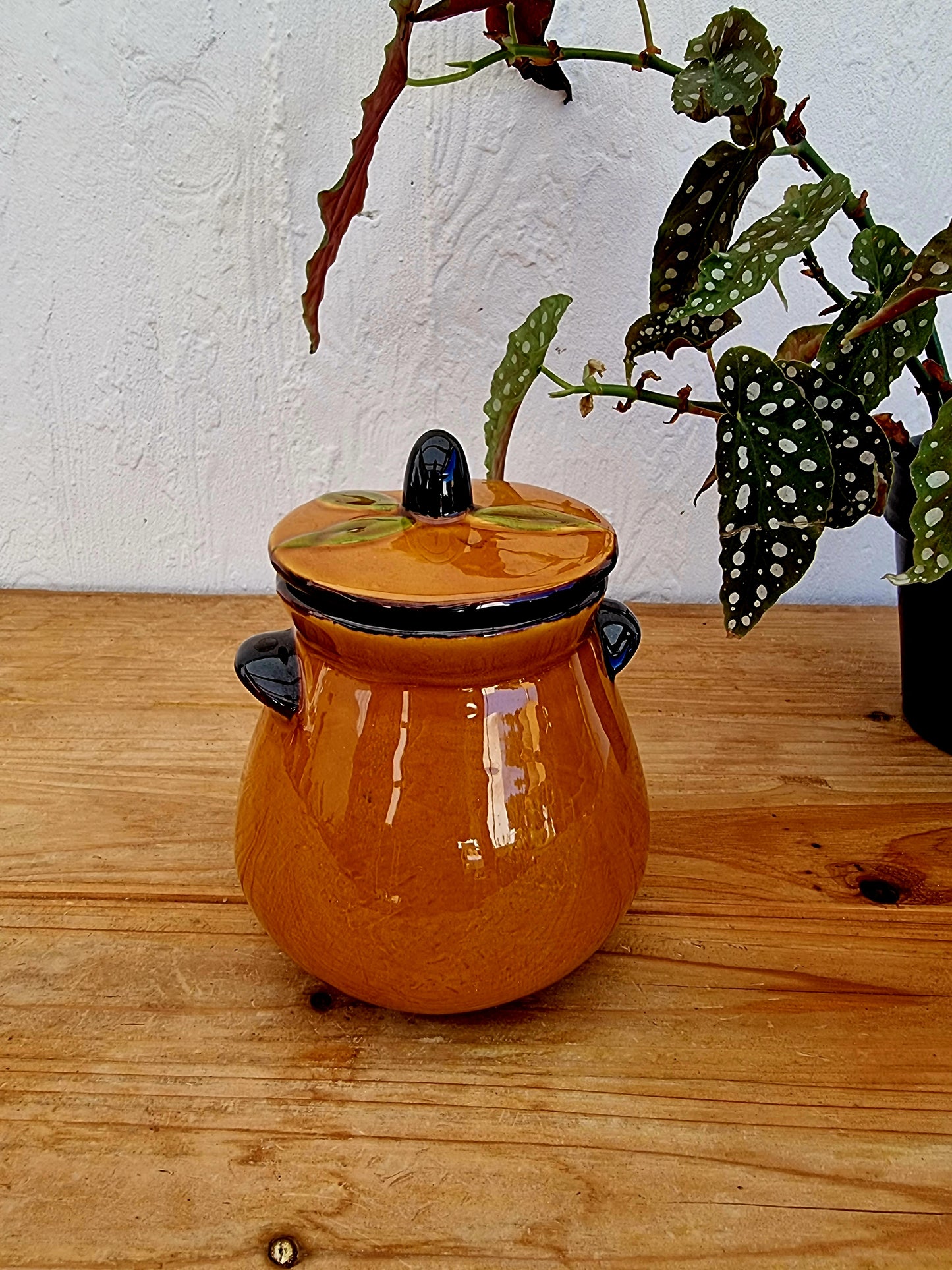 Ancien pot à olives provençal