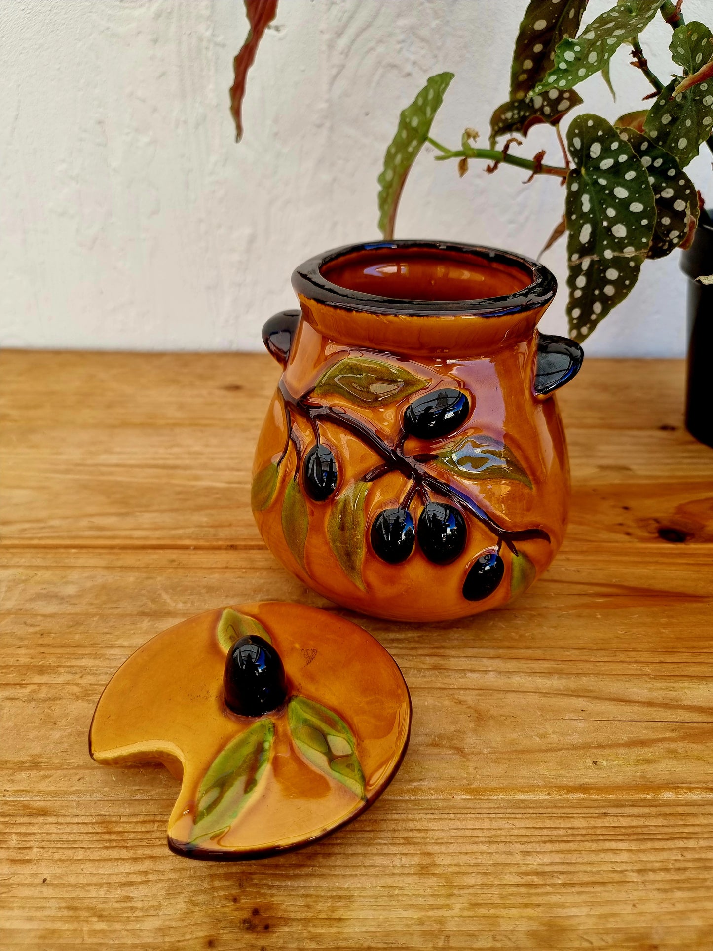 Ancien pot à olives provençal