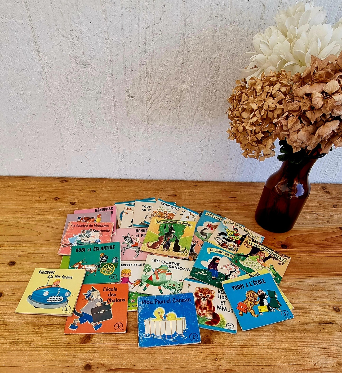 Lot de 30 minis livres Hachette vintage les kitscheries brocante en ligne