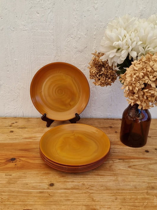 Lot de 6 assiettes Arcopal ambrées modèle Volcan
