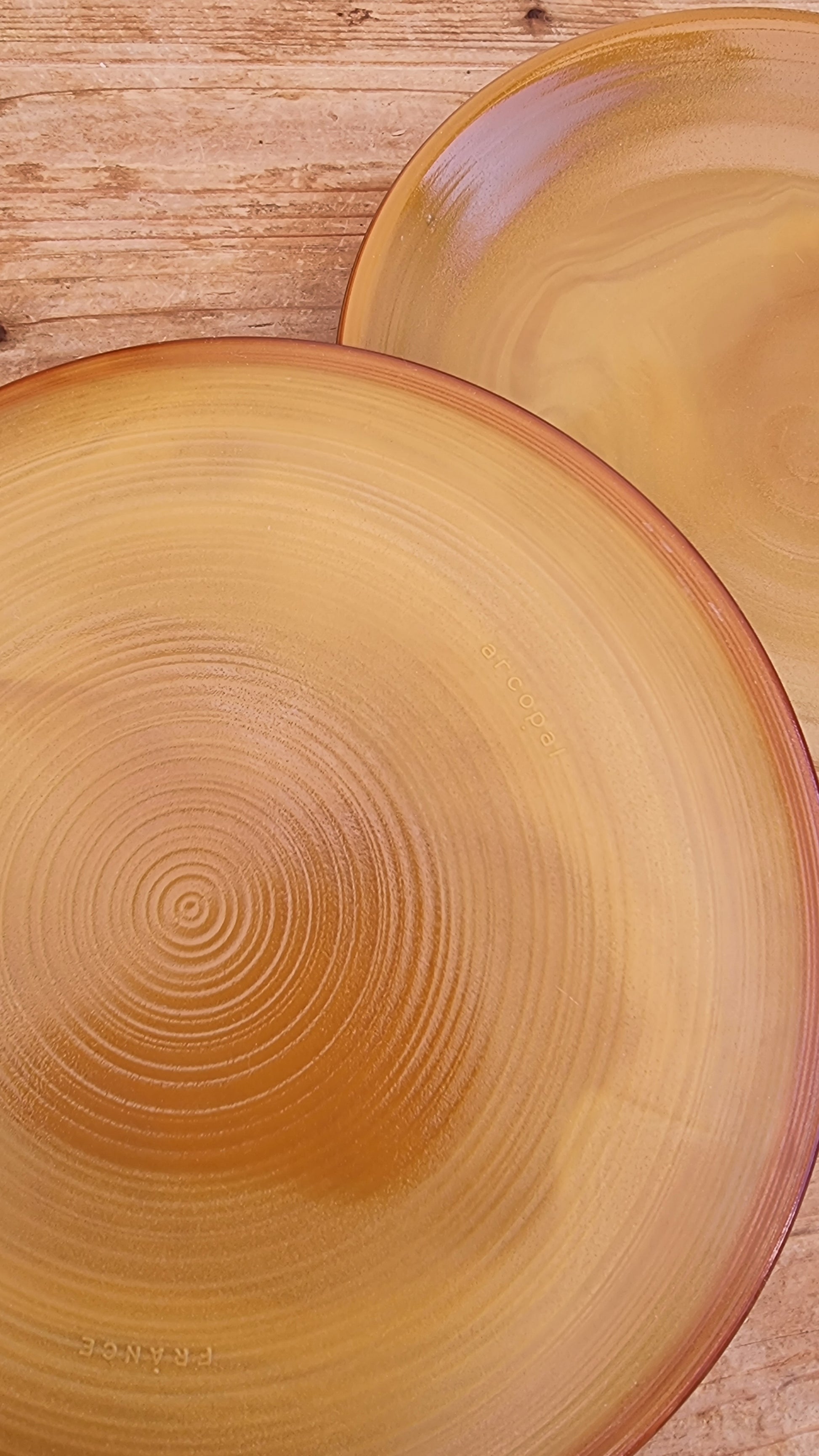 Lot de 6 assiettes Arcopal ambrées modèle Volcan