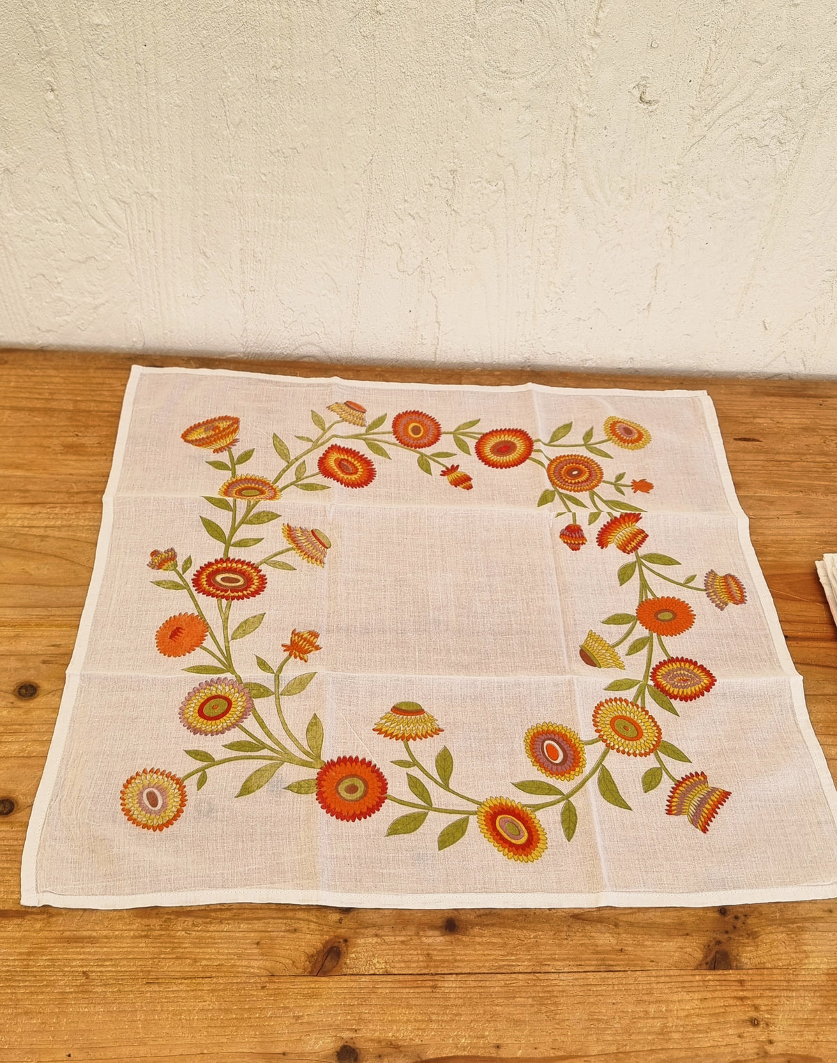 6 serviettes de table vintage fleurs pop orange jaune et vert années 70