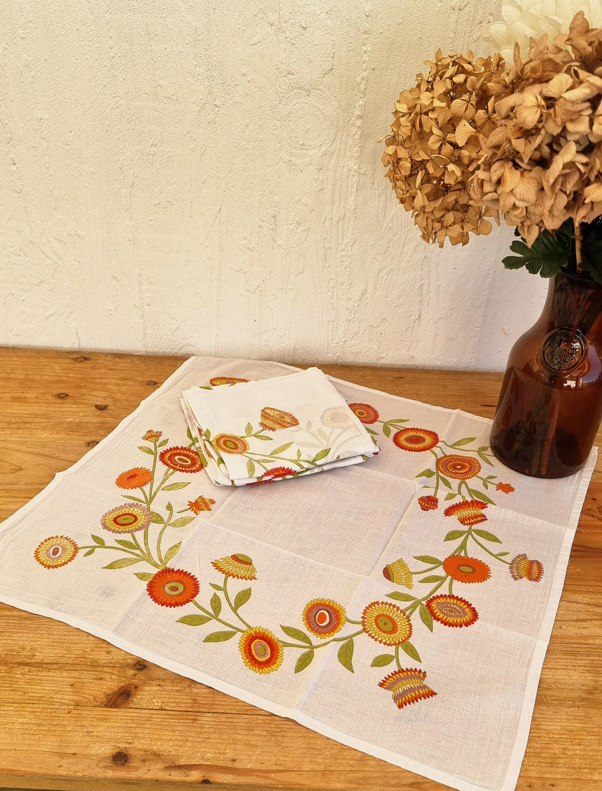 6 serviettes de table vintage fleurs pop orange jaune et vert années 70