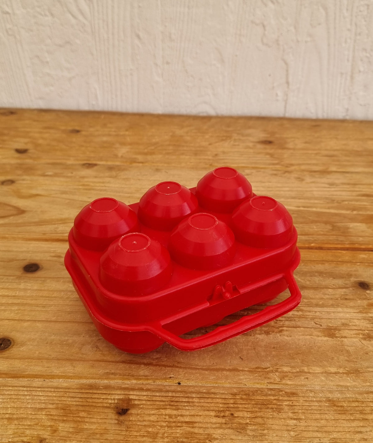 Boîte à œufs vintage rouge en plastique 6 œufs