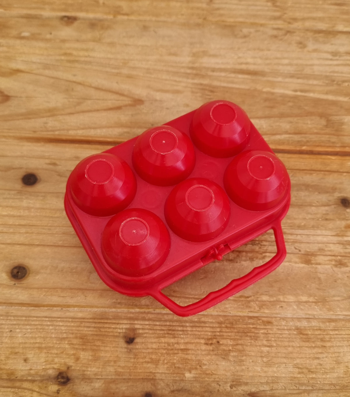 Boîte à œufs vintage rouge en plastique 6 œufs