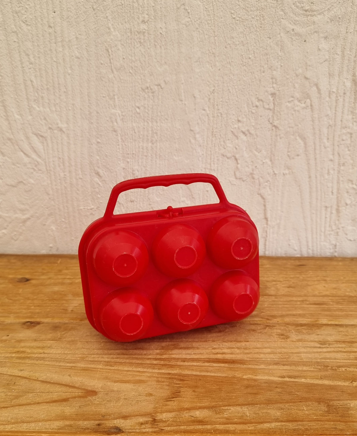 Boîte à œufs vintage rouge en plastique 6 œufs