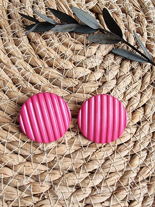 Boucles d’oreilles vintage à clips roses effet rayé style années 80 bijou fantaisie rétro fuchsia