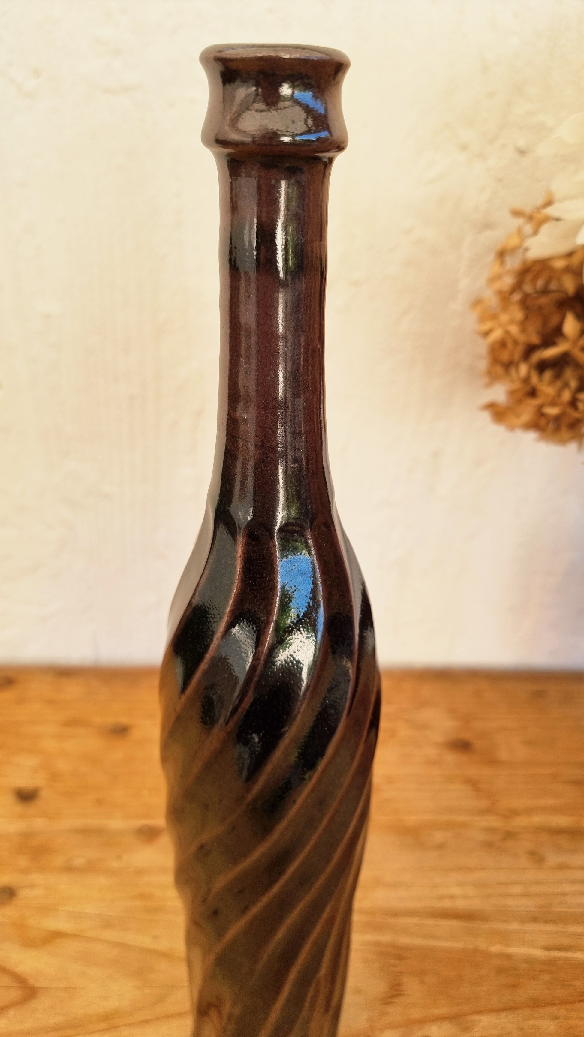 Bouteille vase Les Cyclades Anduze en grès émaillé brun avec décor torsadé