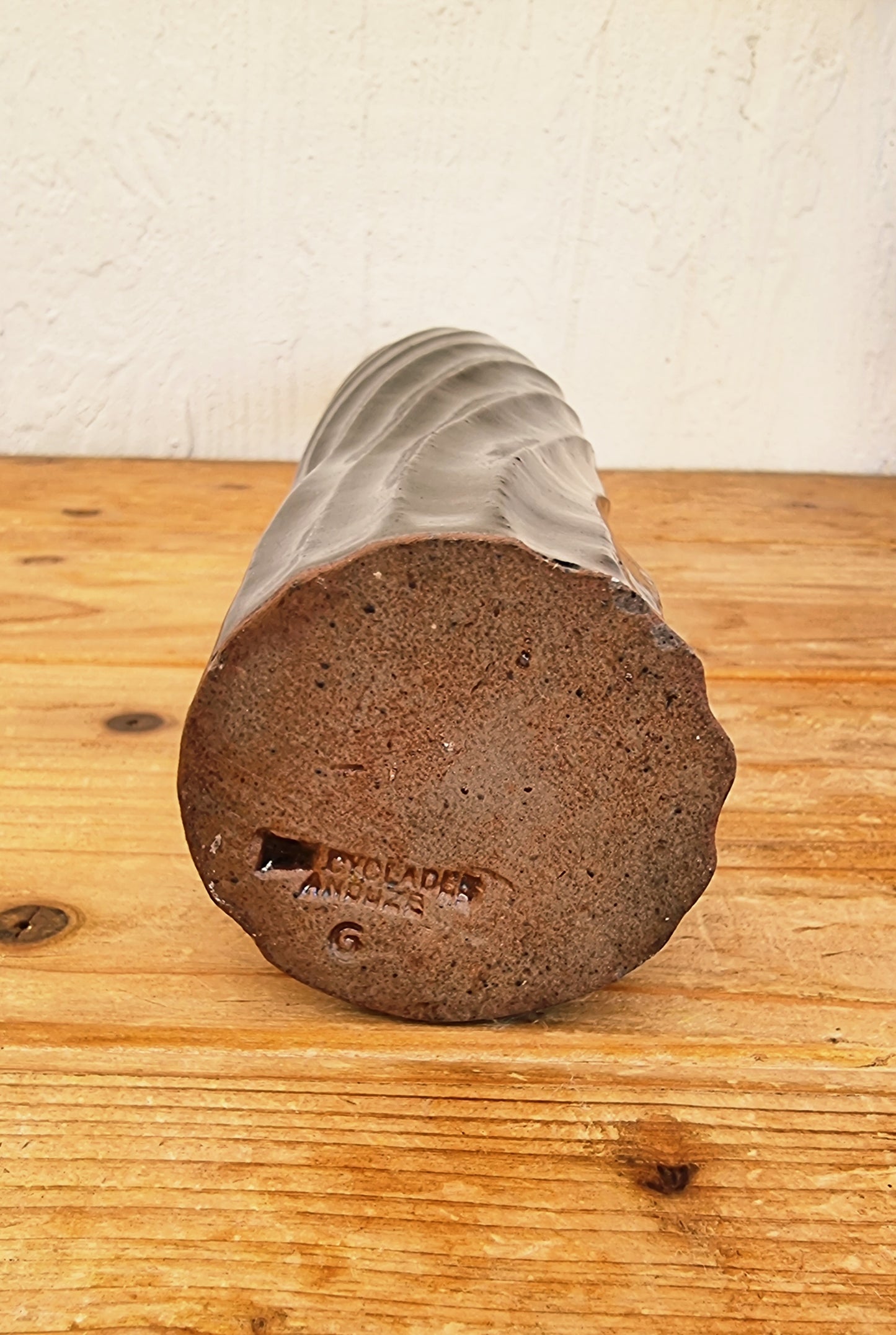 Bouteille vase Les Cyclades Anduze en grès émaillé brun avec décor torsadé