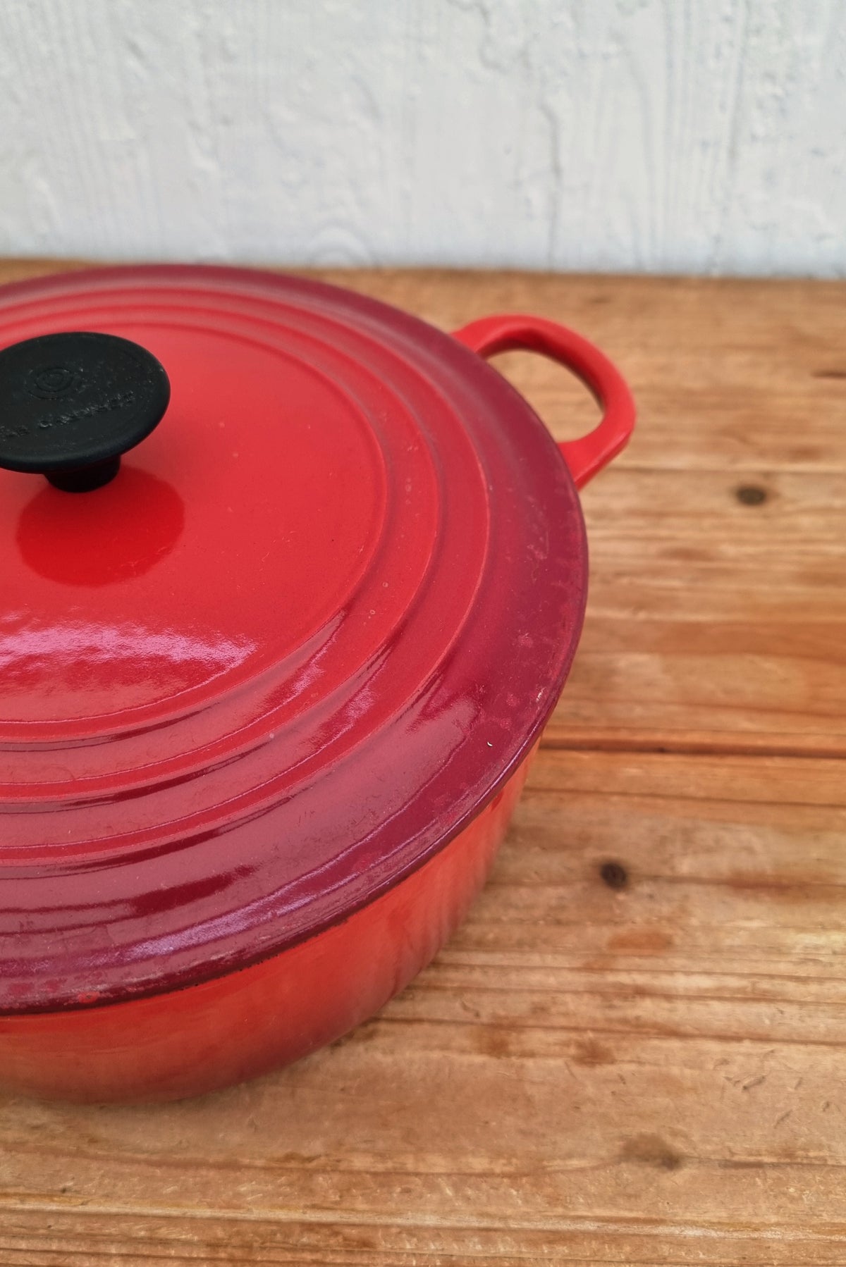 Cocotte ronde Le Creuset rouge cerise en fonte émaillée 22 cm