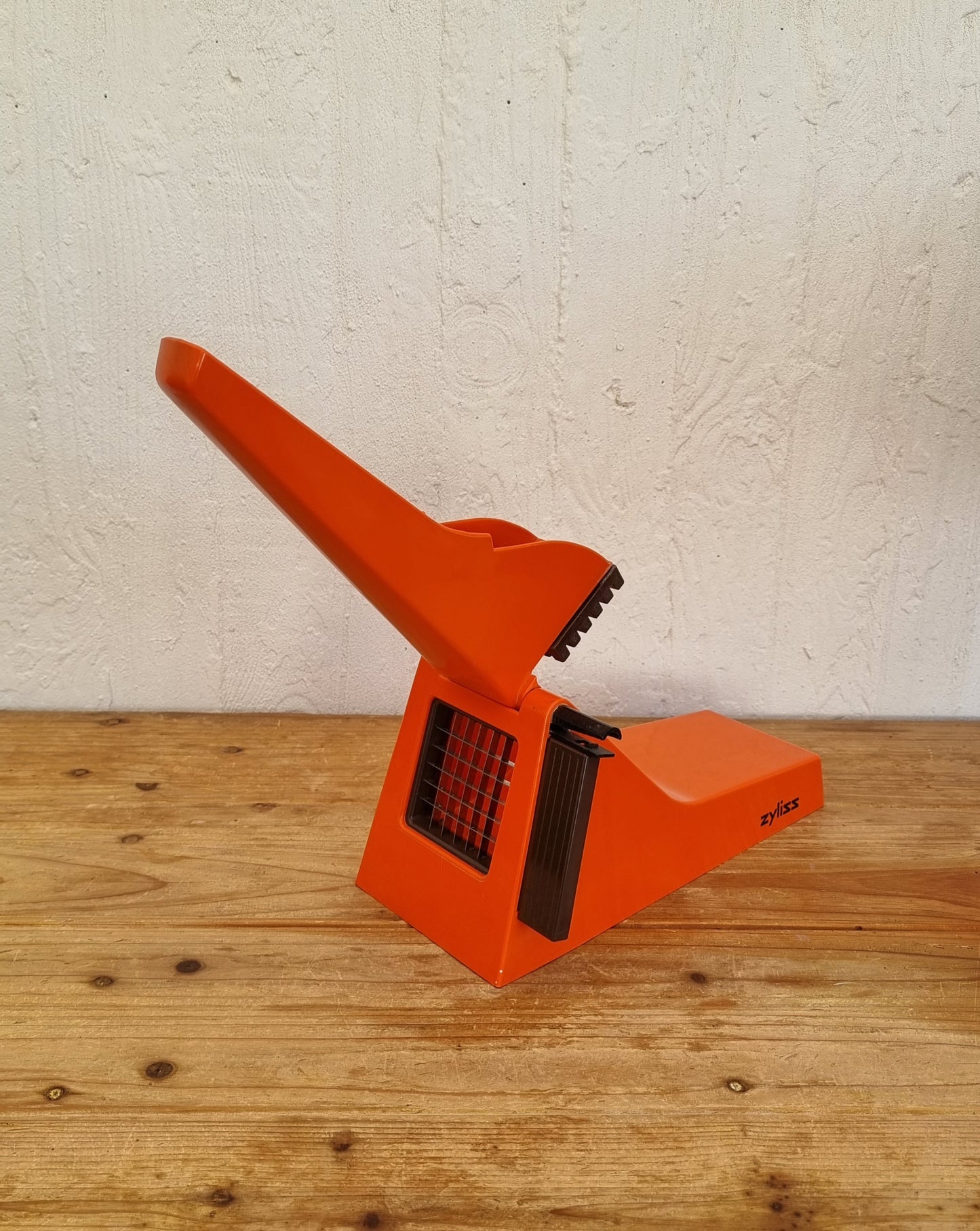 Coupe légumes julienne Zyliss Swiss Made vintage orange années 70