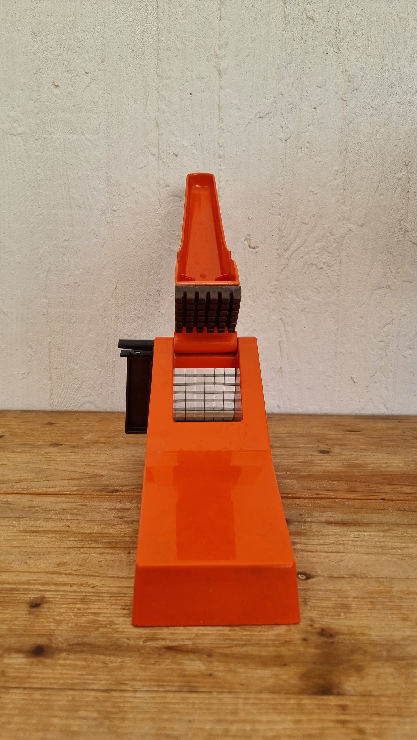 Coupe légumes julienne Zyliss Swiss Made vintage orange années 70