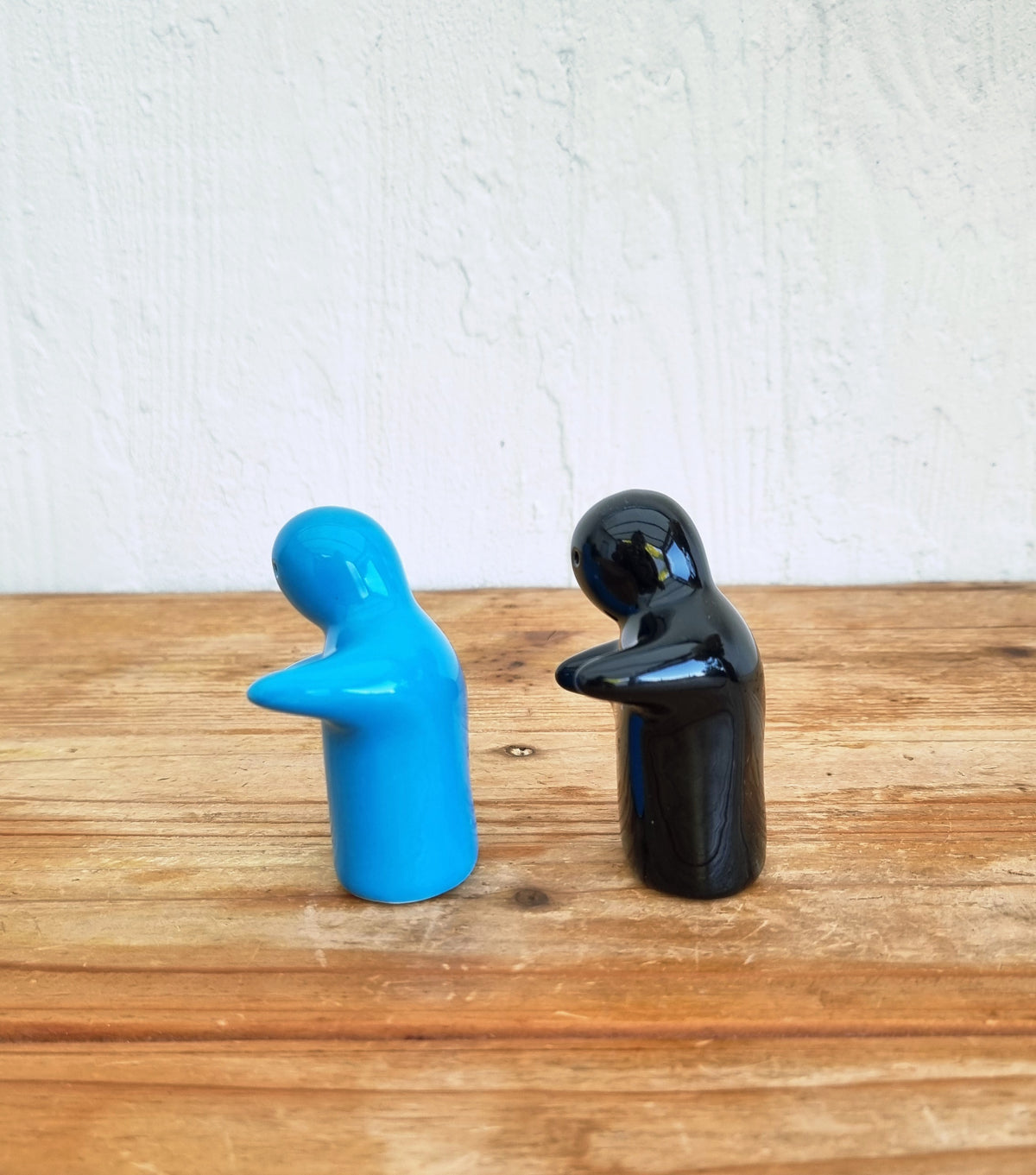 Duo Salière et Poivrière en Céramique Bleue et Noire Style Pop Art