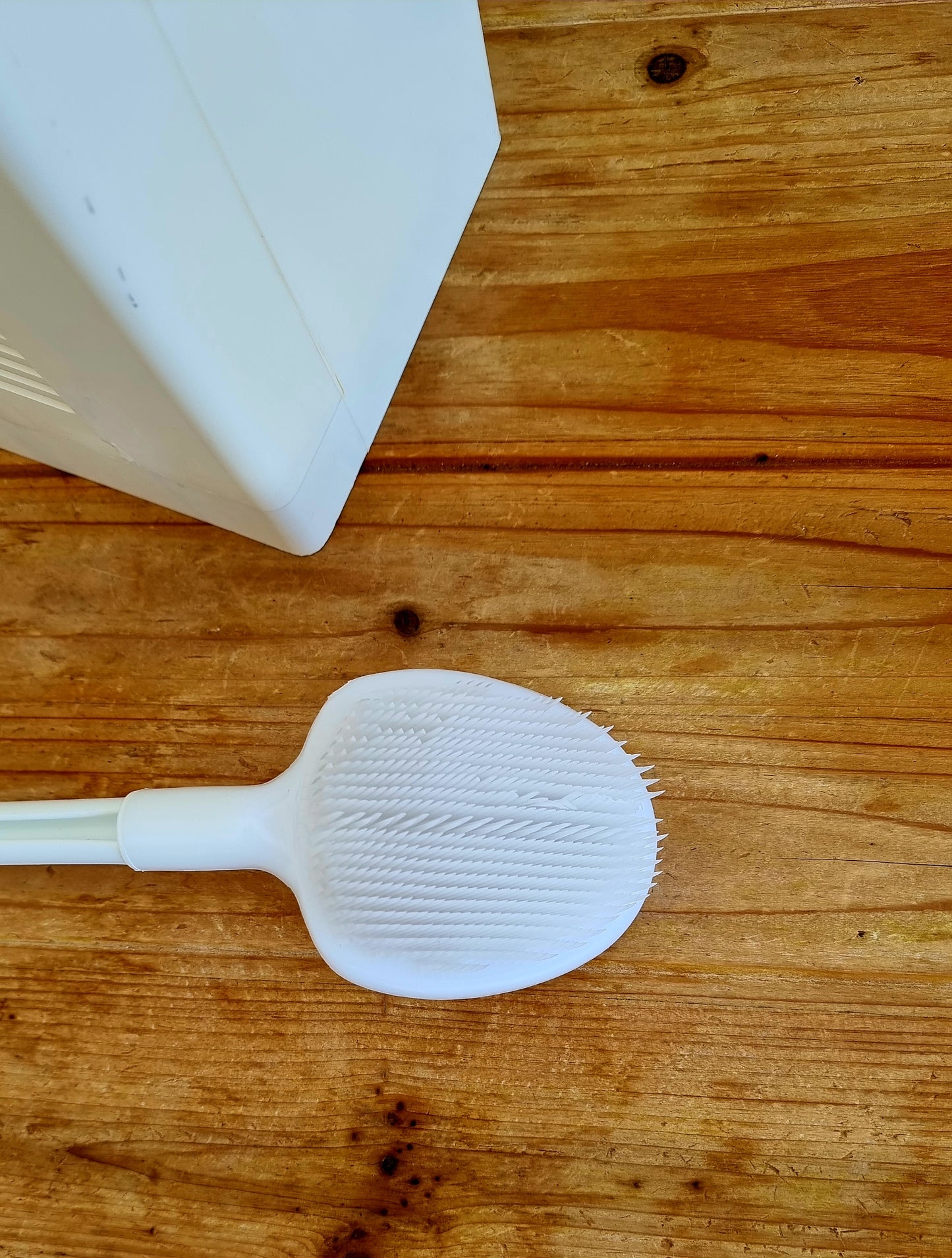 Ensemble WC vintage années 70 avec cendrier, porte-papier toilette et balayette