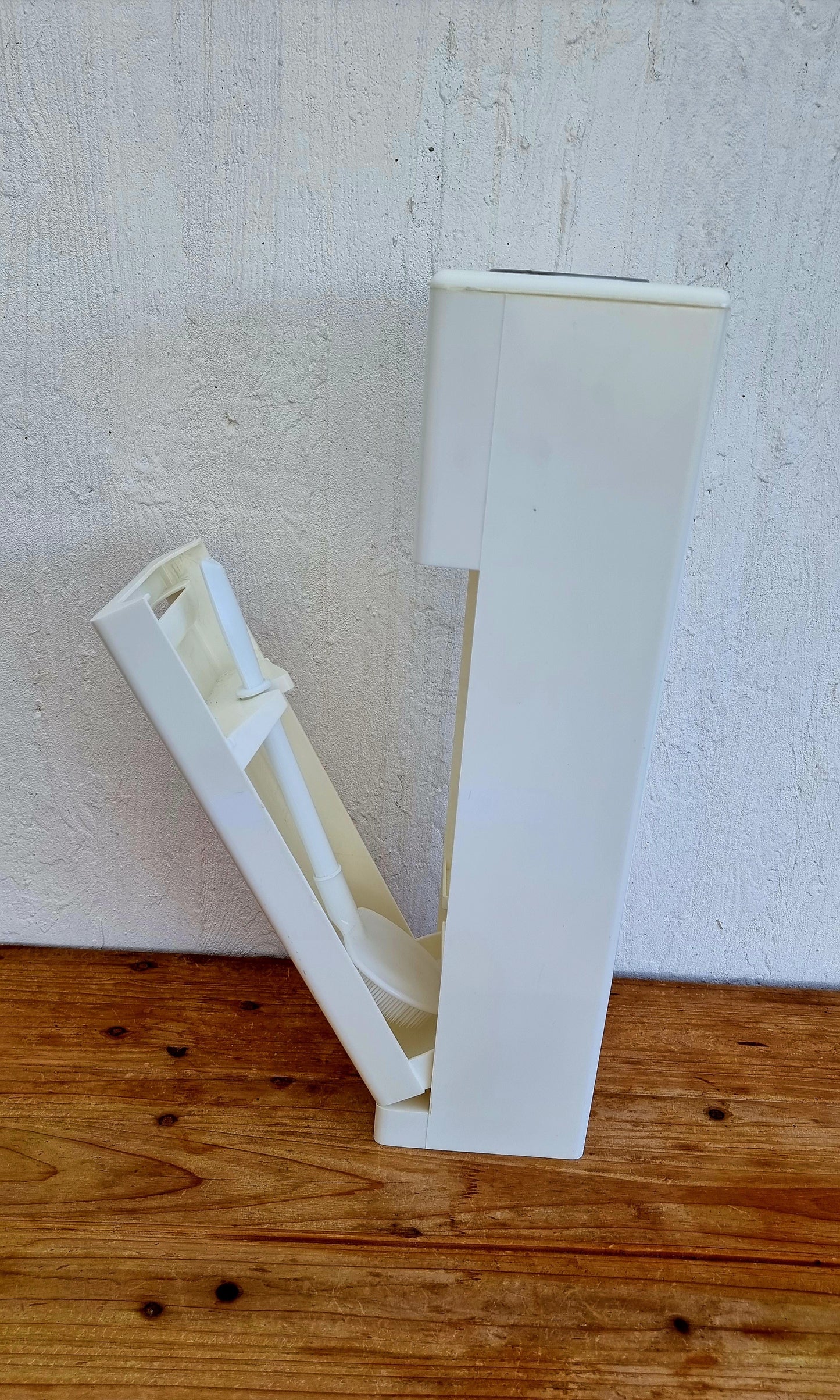 Ensemble WC vintage années 70 avec cendrier, porte-papier toilette et balayette