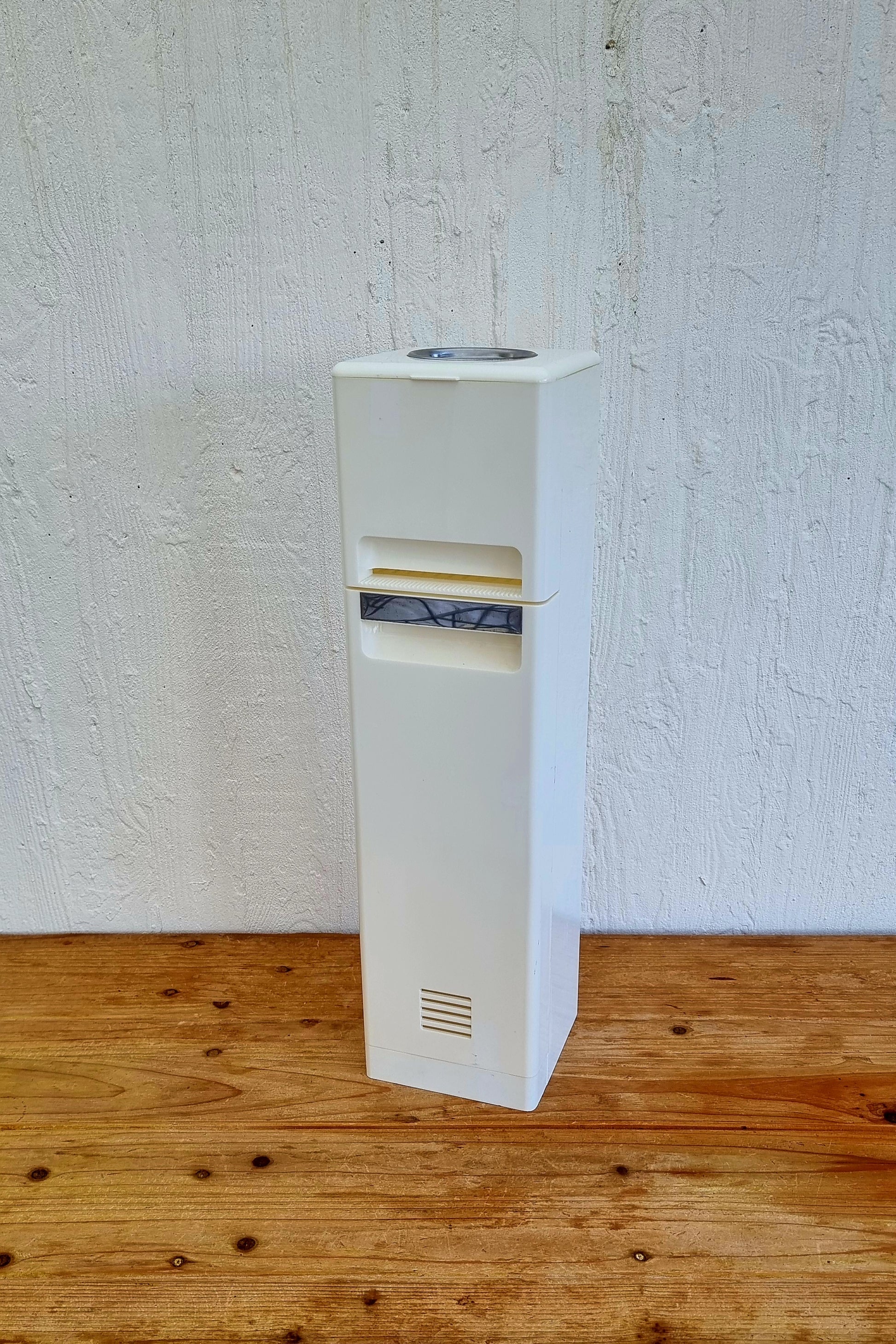 Ensemble WC vintage années 70 avec cendrier, porte-papier toilette et balayette