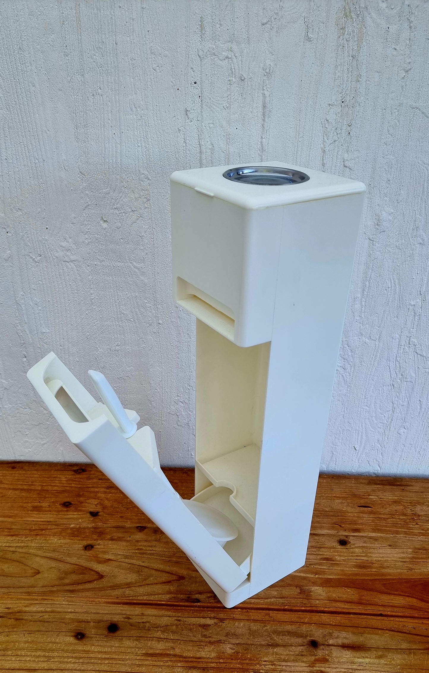 Ensemble WC vintage années 70 avec cendrier, porte-papier toilette et balayette