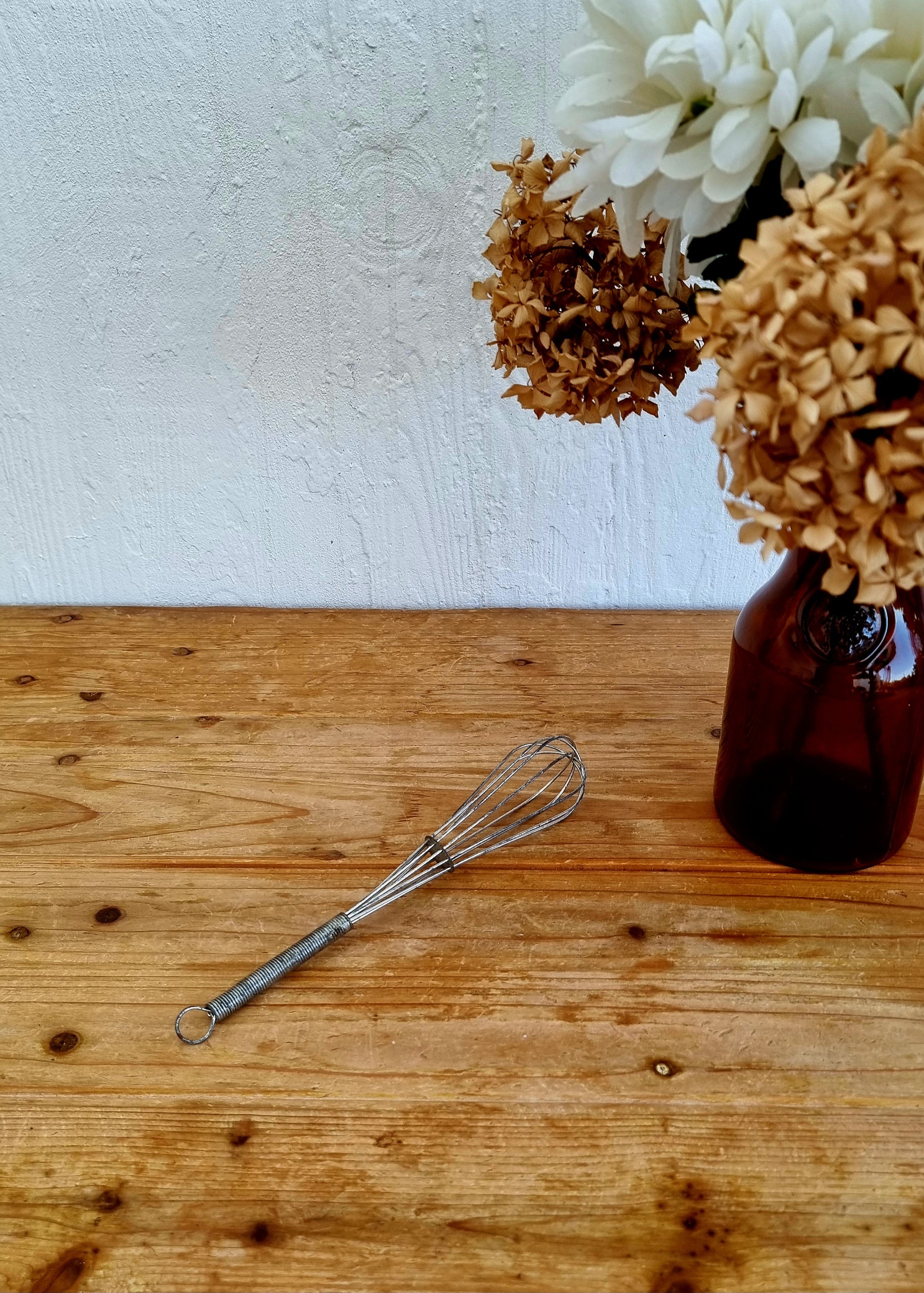 Fouet de cuisine vintage métal les kitscheries brocante en ligne