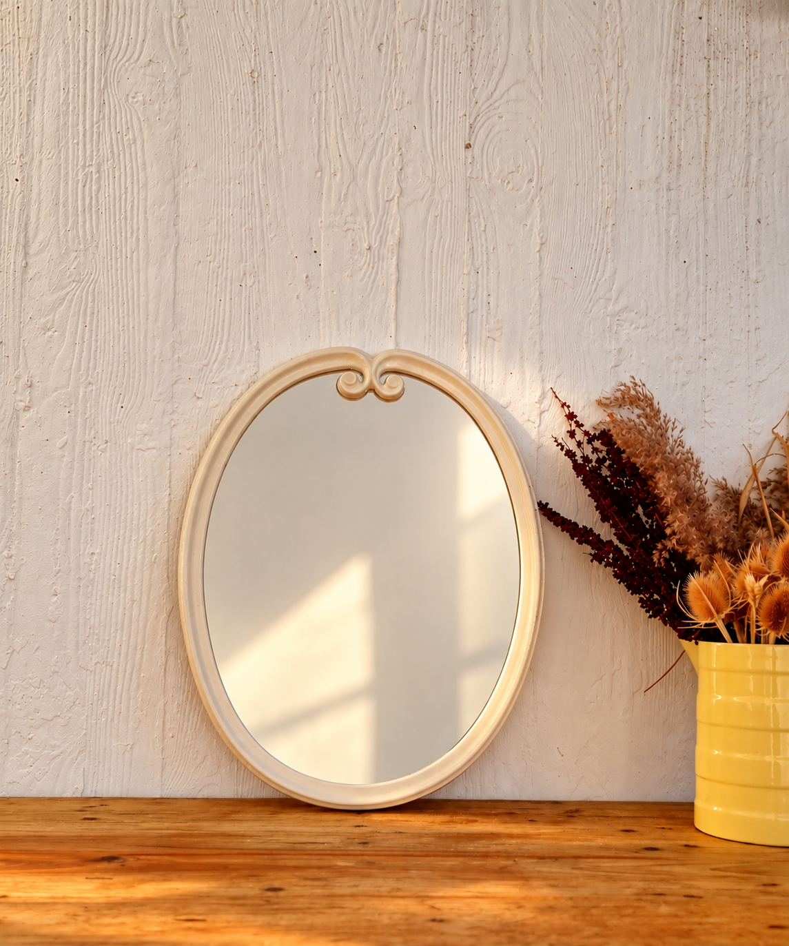 Grand miroir ovale vintage en métal émaillé blanc