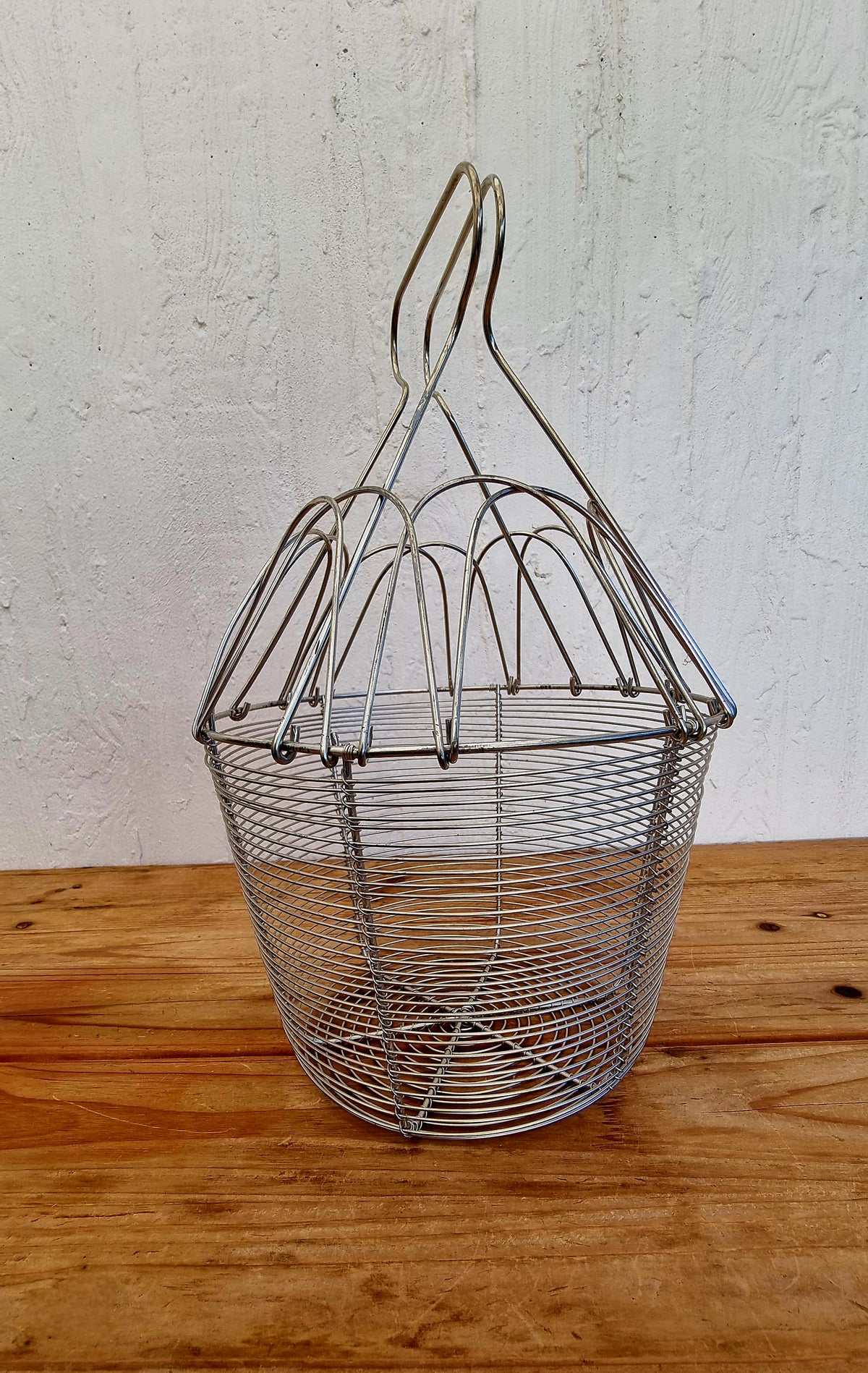 Grand panier à salade vintage en métal tressé rigide