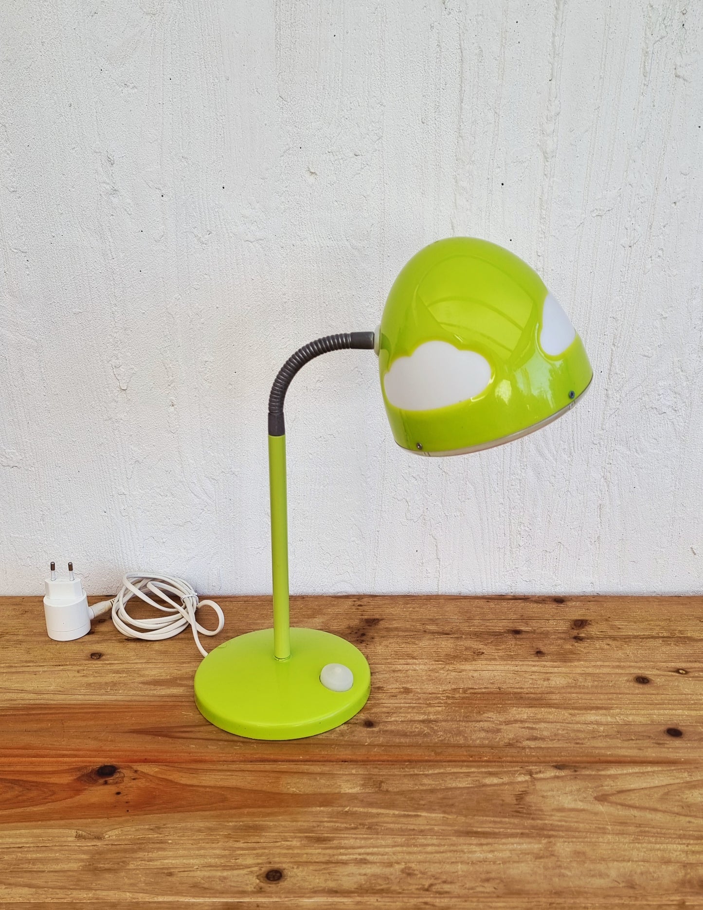 Lampe de bureau IKEA SKOJIG verte motif nuages