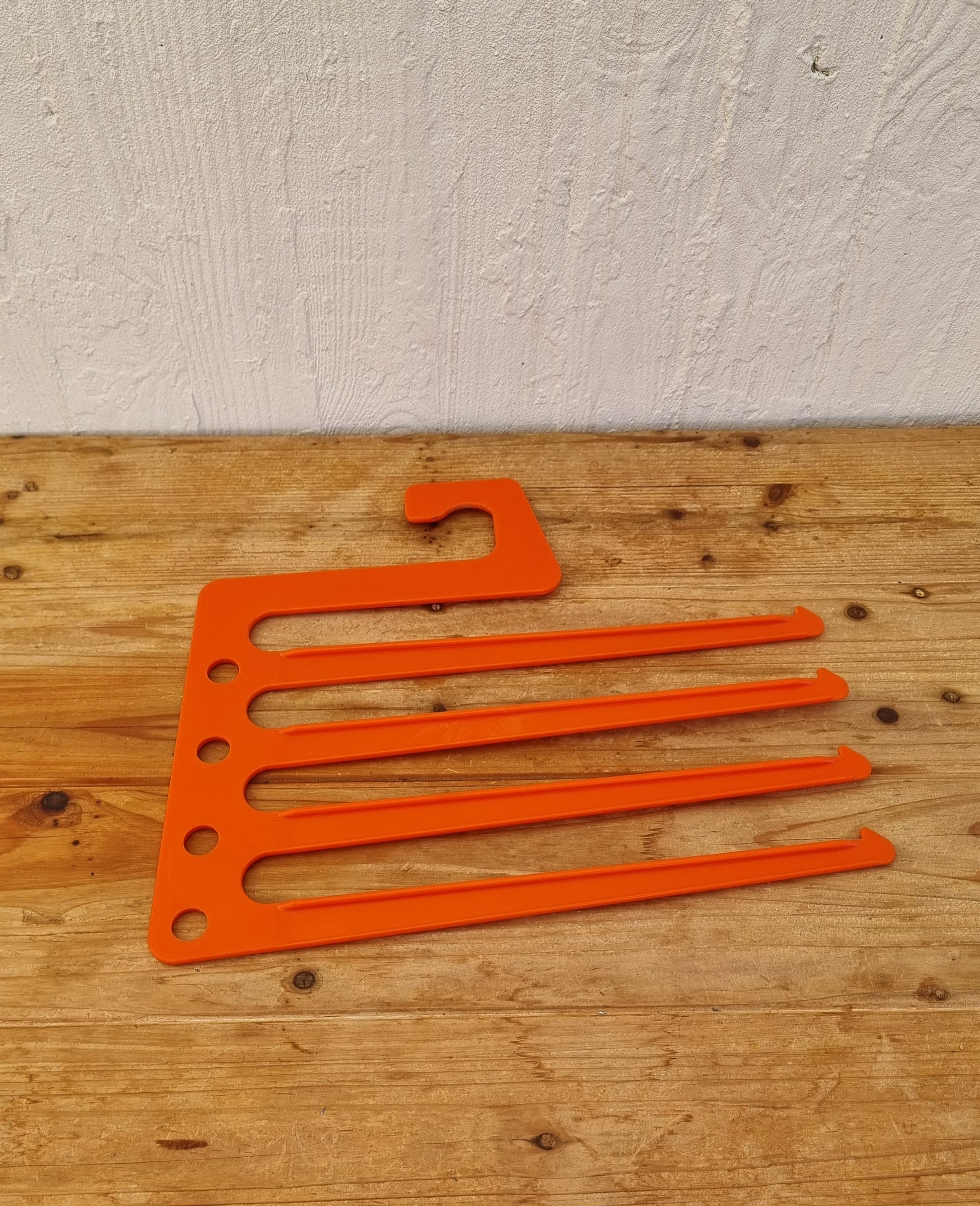 Lot de 2 cintres vintage orange pour pantalons et accessoires
