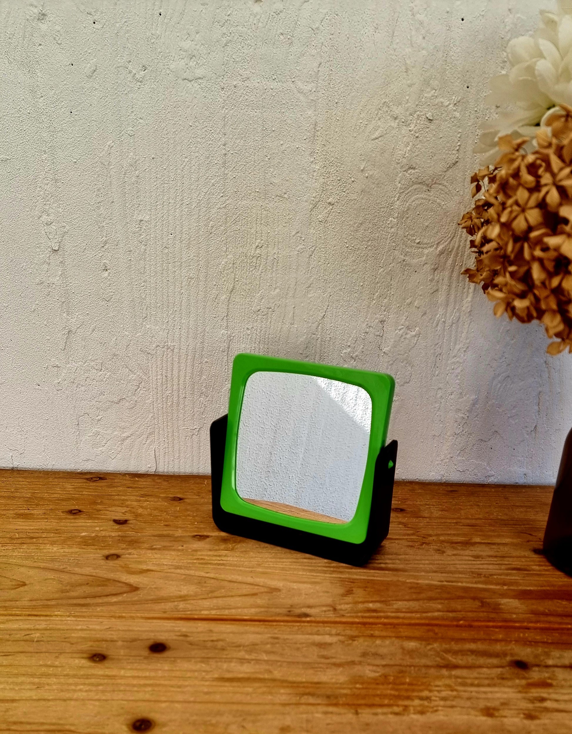 Miroir de table vintage double face années 70 vert pomme et noir style space age