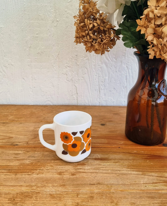 Mug Arcopal Lotus vintage fleurs orange années 70