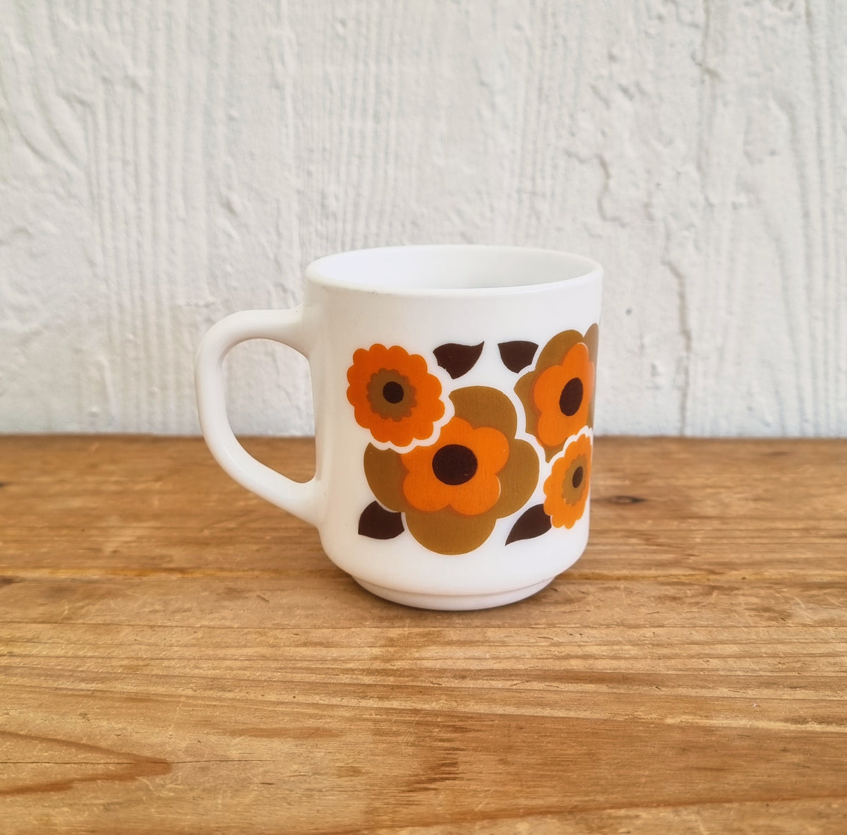 Mug Arcopal Lotus vintage fleurs orange années 70